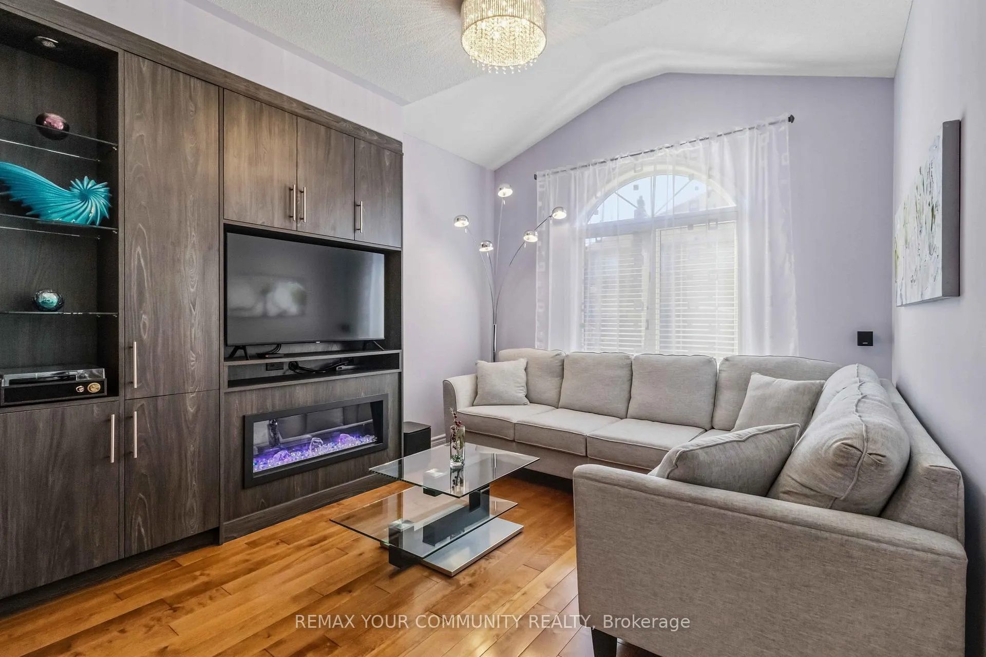 Photo 10 of 100 Andes Crescent, Vaughan, Vellore Village — HOMEH