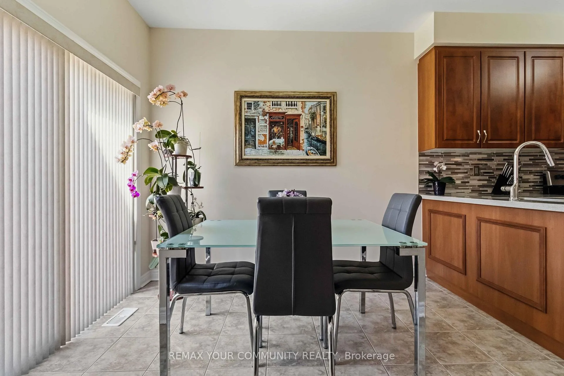 Photo 12 of 100 Andes Crescent, Vaughan, Vellore Village — HOMEH