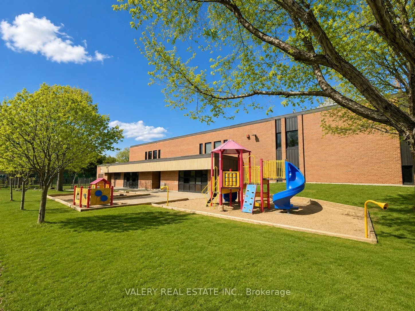 Photo 11 of Unit 435, 324 Cambridge Street, Ottawa, West Centre Town — HOMEH
