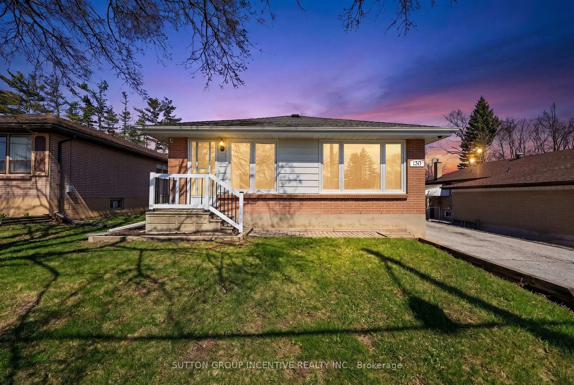 Photo 2 of 130 Grove Street E, Barrie, Wellington — HOMEH
