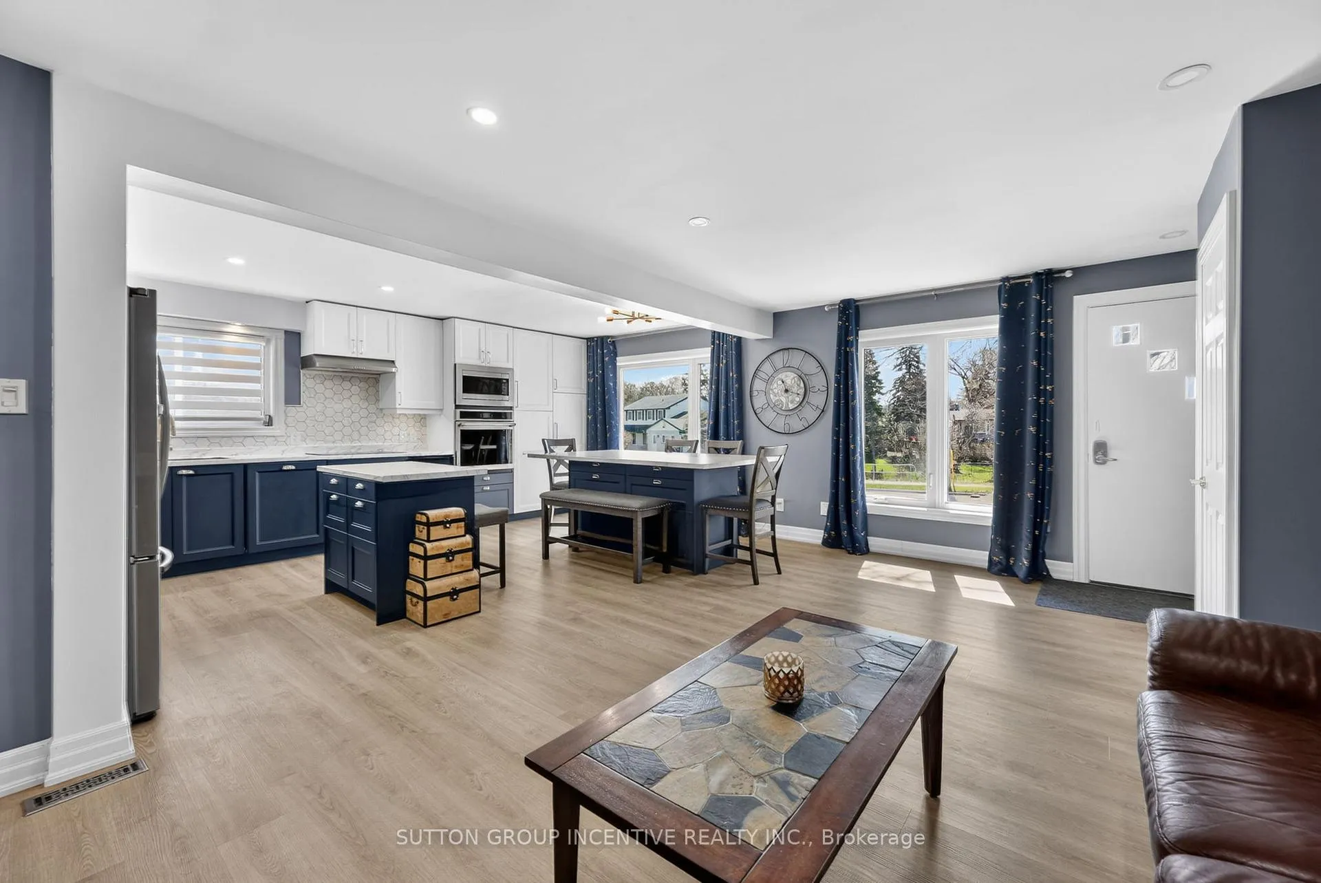 Photo 10 of 130 Grove Street E, Barrie, Wellington — HOMEH