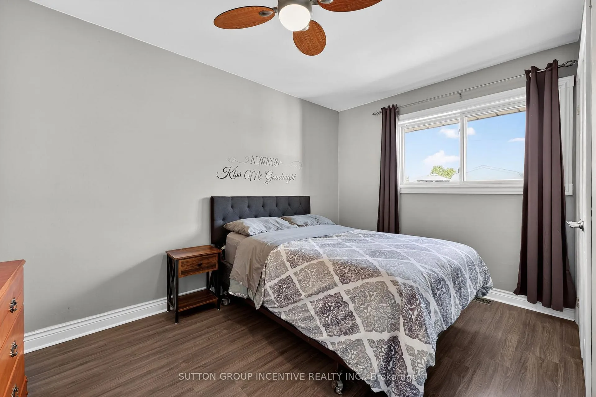 Photo 15 of 130 Grove Street E, Barrie, Wellington — HOMEH