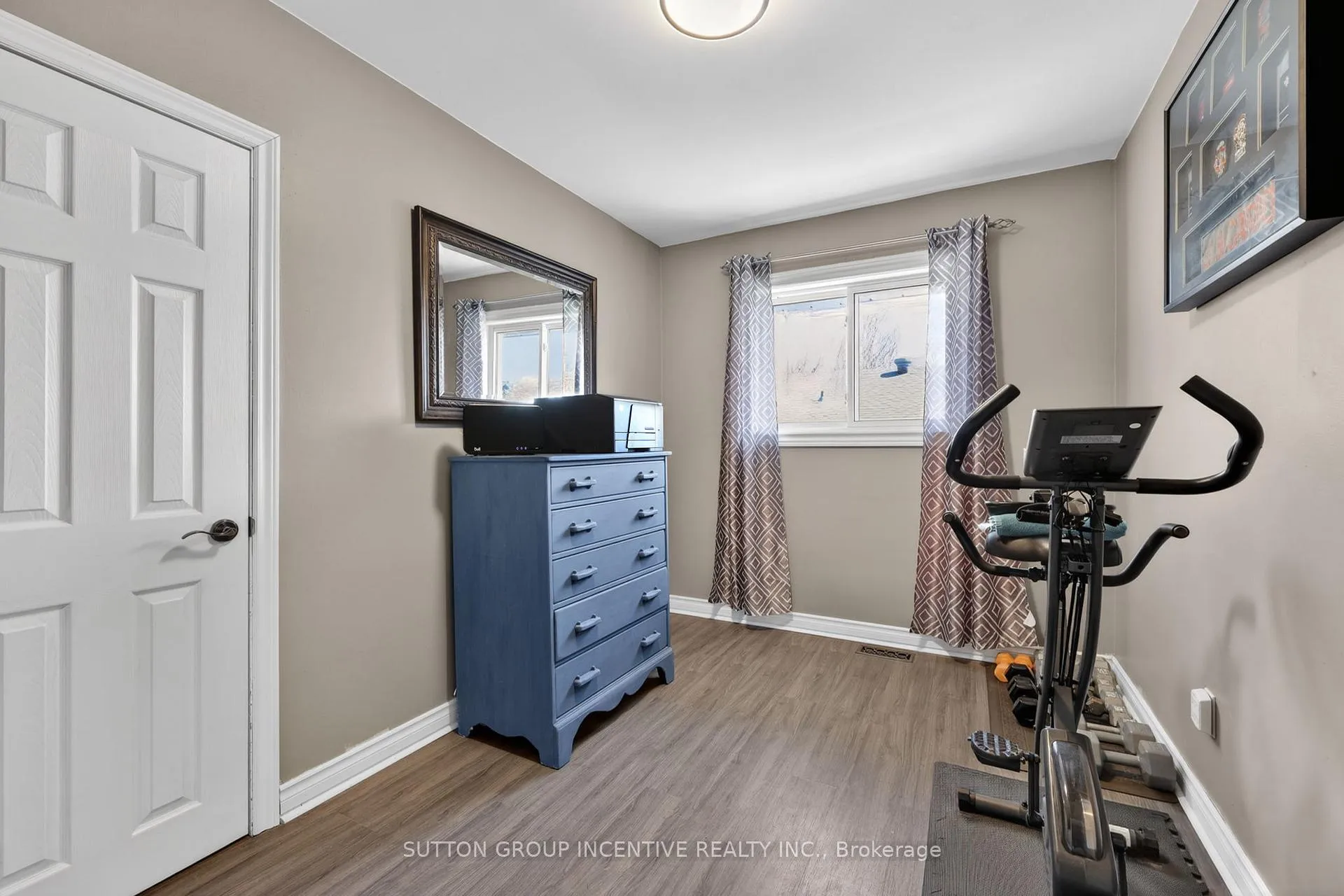 Photo 17 of 130 Grove Street E, Barrie, Wellington — HOMEH