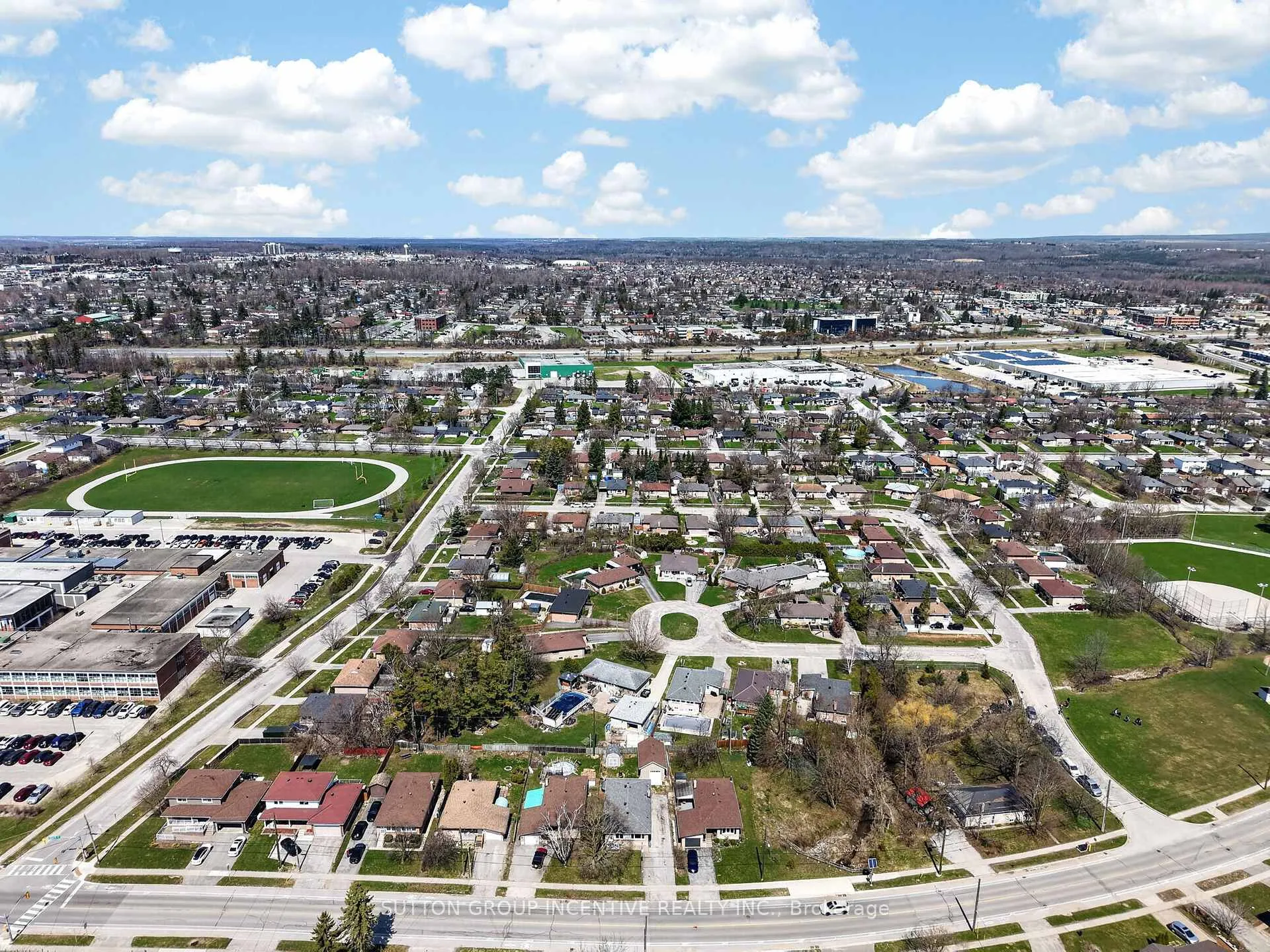 Photo 38 of 130 Grove Street E, Barrie, Wellington — HOMEH
