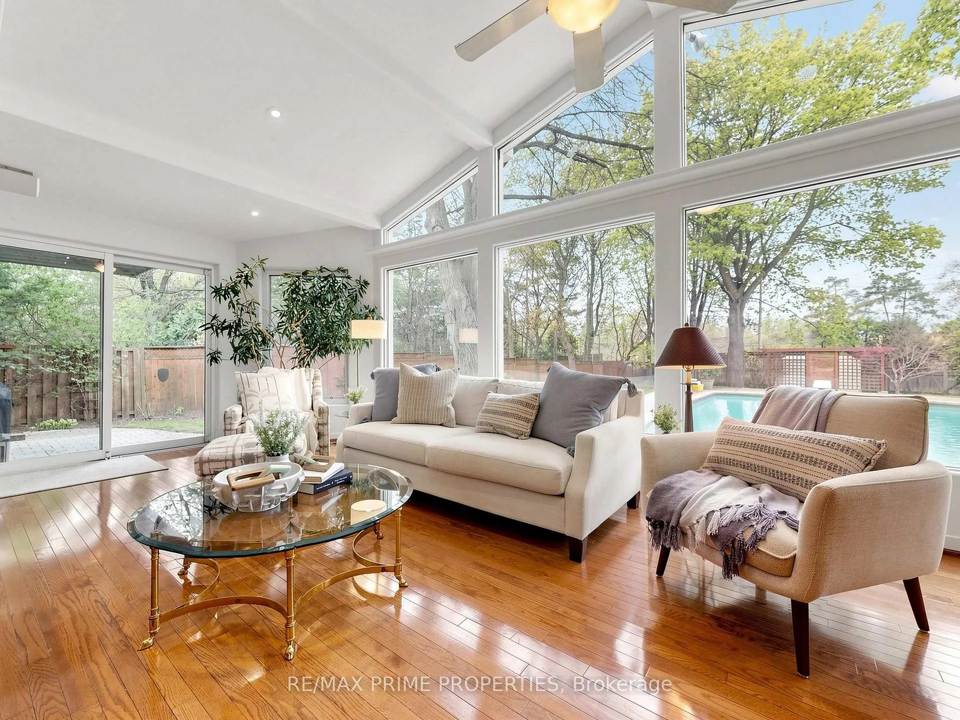 Photo 7 of 63 Walkerton Drive, Markham, Bullock — HOMEH