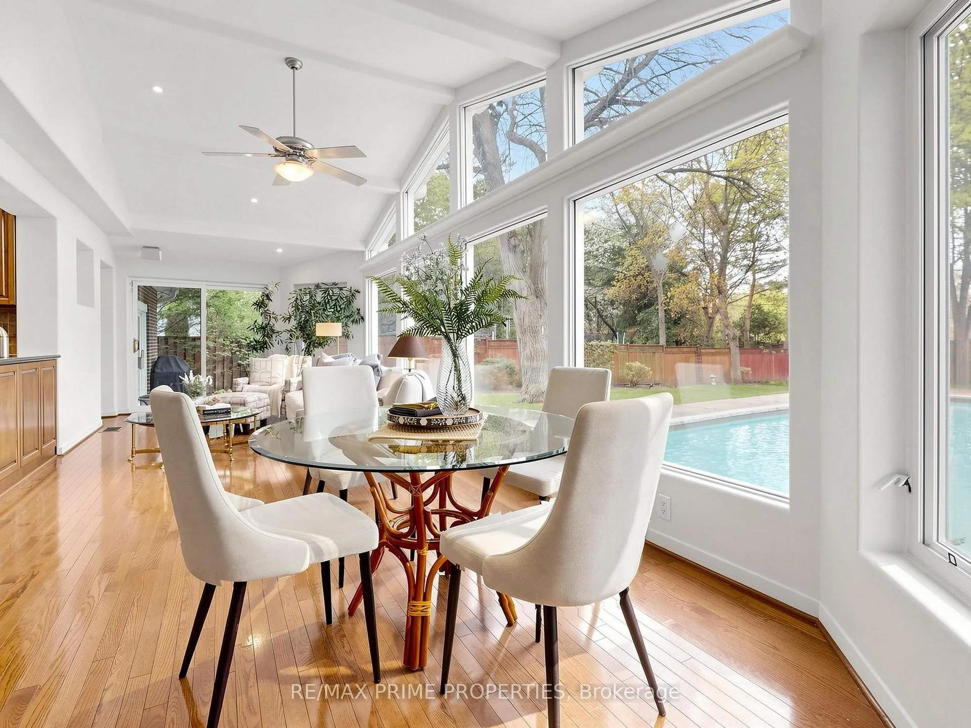 Photo 10 of 63 Walkerton Drive, Markham, Bullock — HOMEH