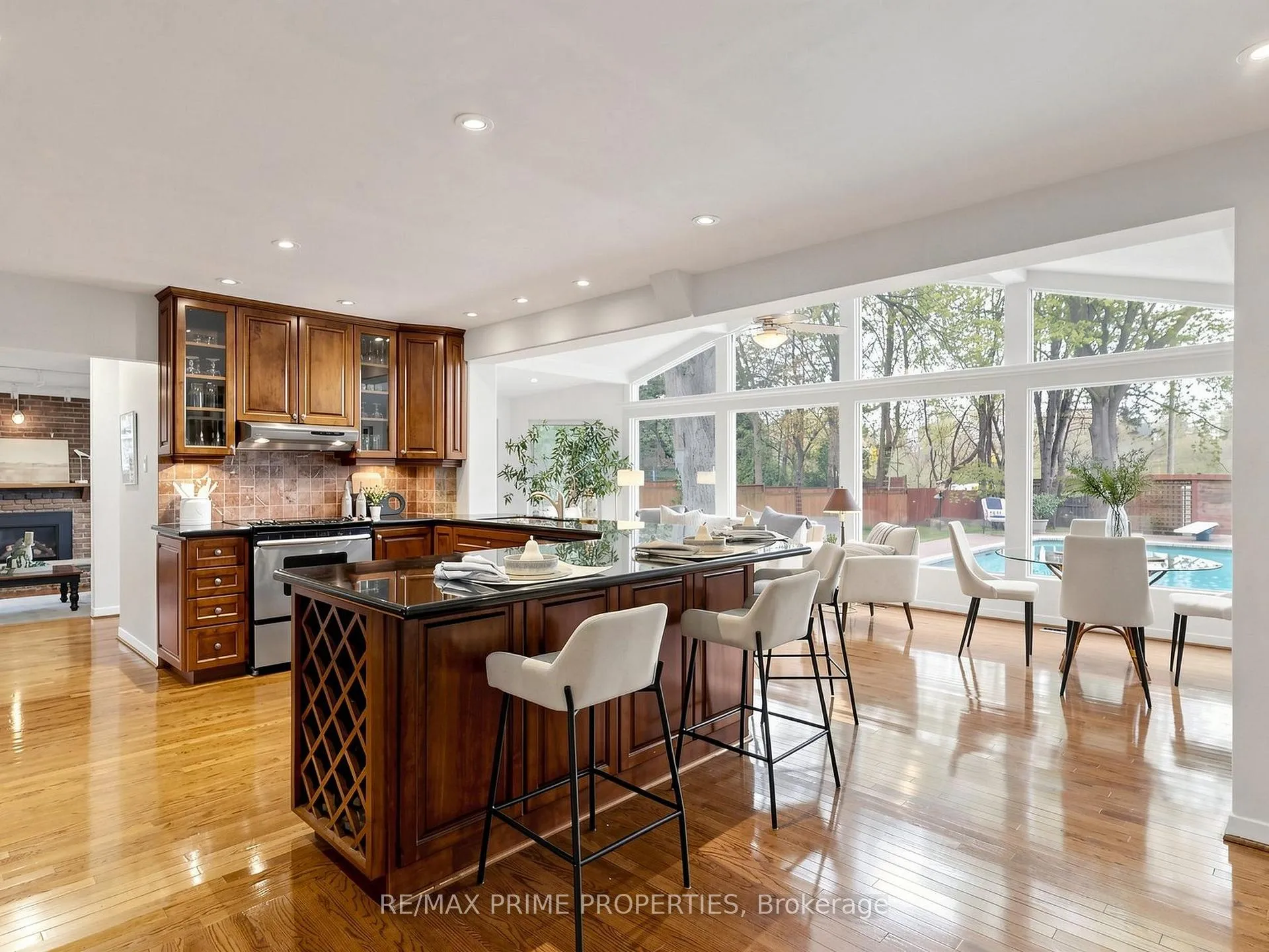 Photo 12 of 63 Walkerton Drive, Markham, Bullock — HOMEH