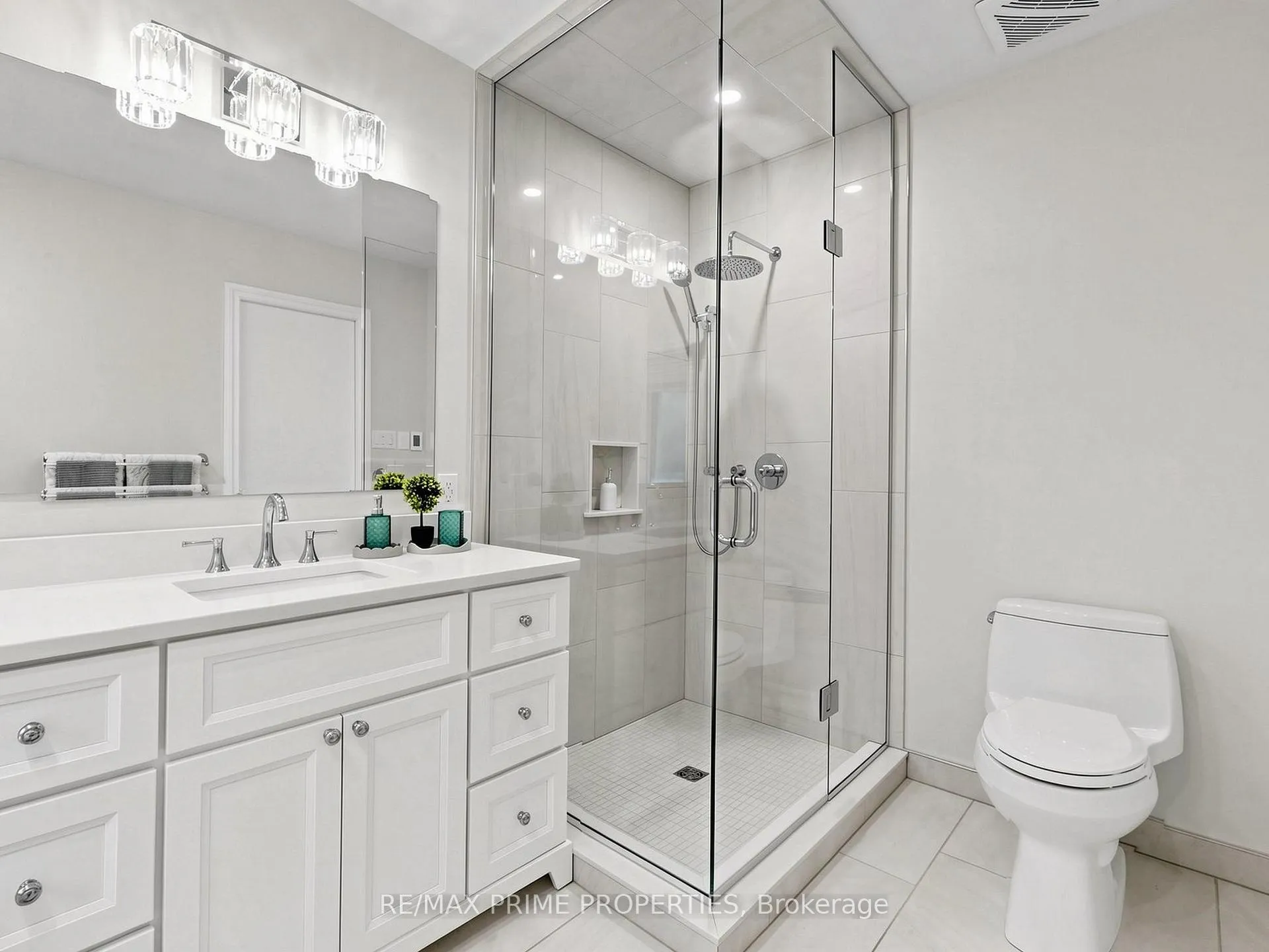 Photo 23 of 63 Walkerton Drive, Markham, Bullock — HOMEH
