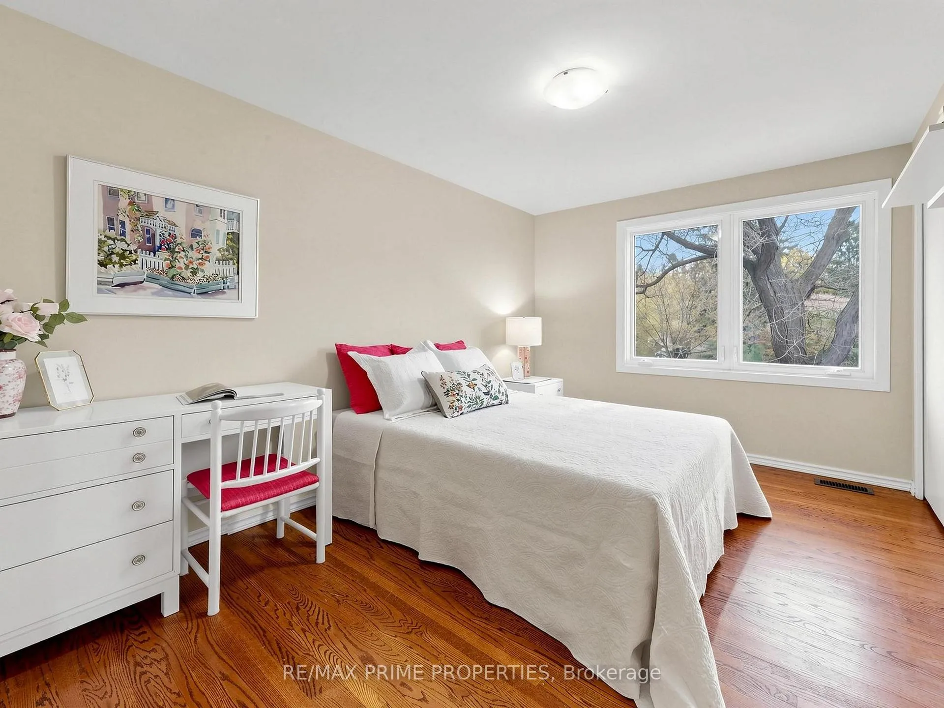 Photo 24 of 63 Walkerton Drive, Markham, Bullock — HOMEH