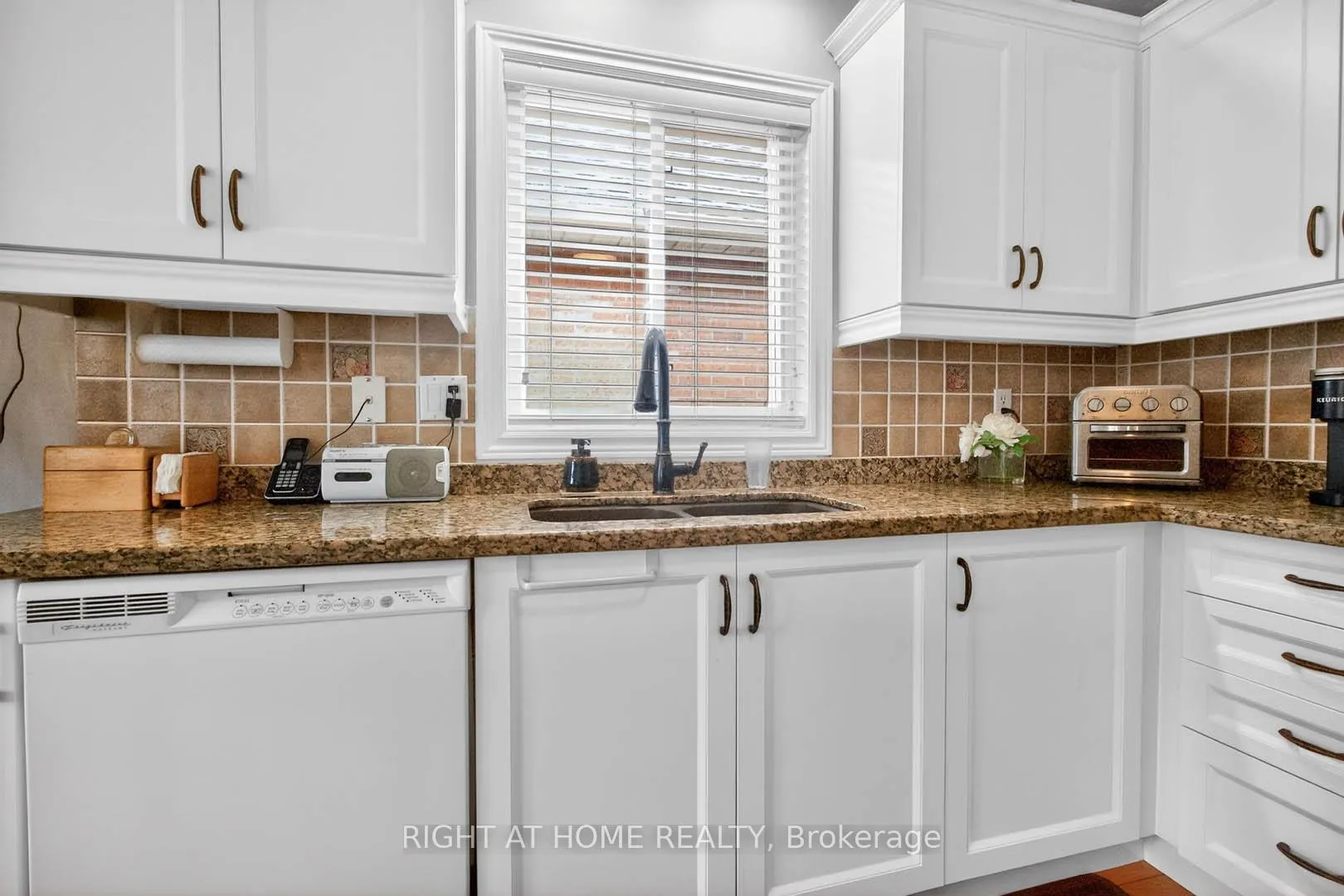 Photo 11 of 315 Centennial Forest Drive, Milton, Timberlea — HOMEH