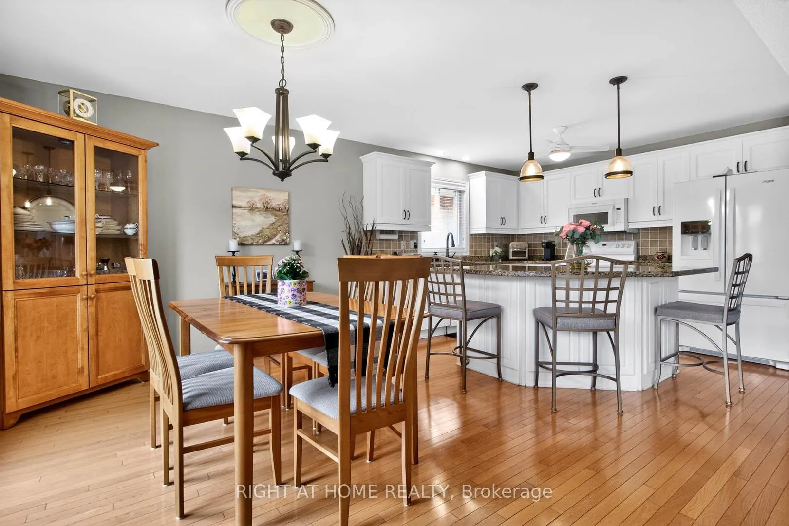Photo 14 of 315 Centennial Forest Drive, Milton, Timberlea — HOMEH