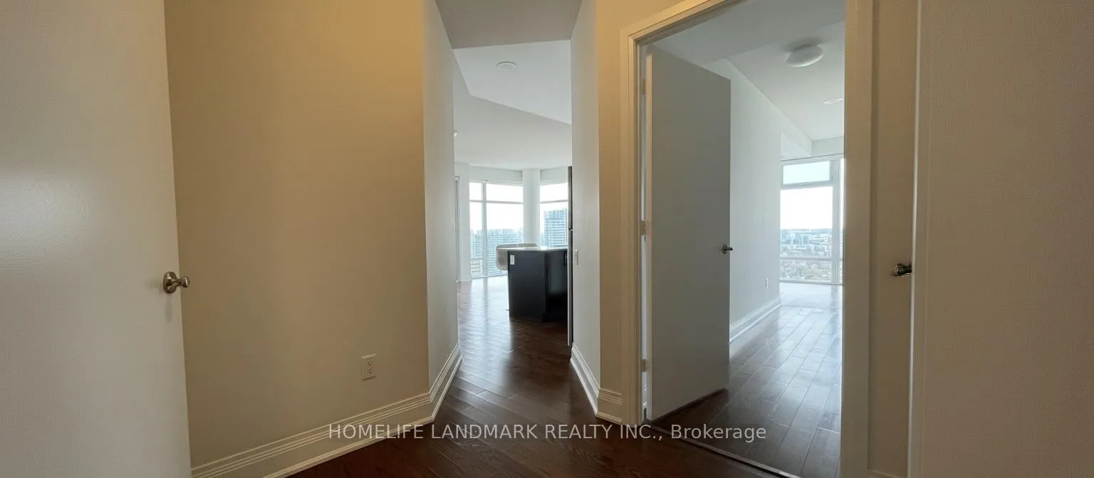 Photo 6 of Unit 4211, 2191 Yonge Street, Toronto, Mount Pleasant West — HOMEH