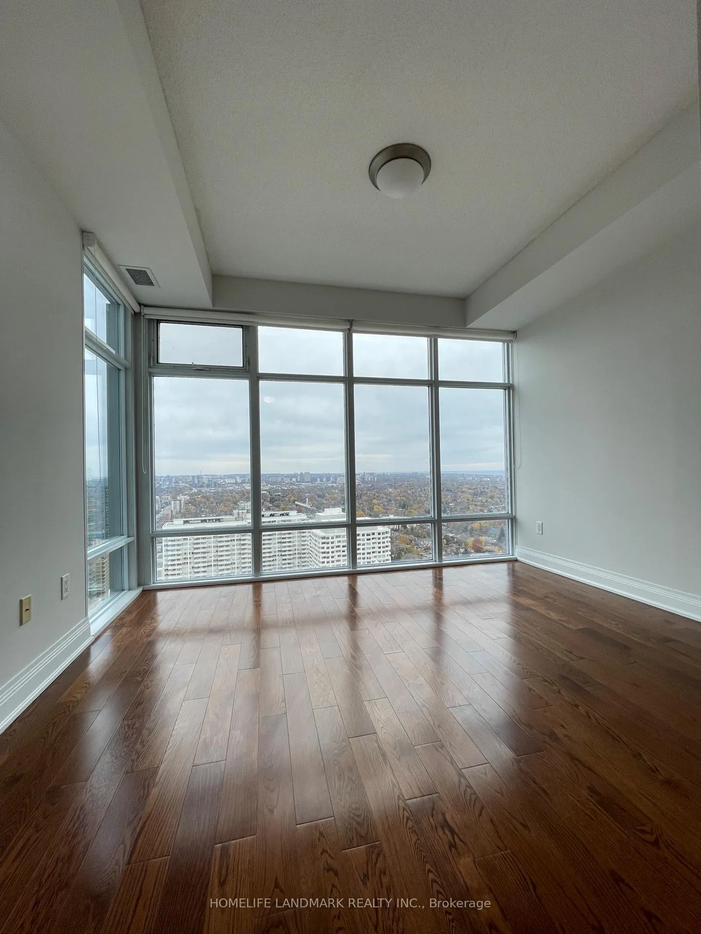 Photo 8 of Unit 4211, 2191 Yonge Street, Toronto, Mount Pleasant West — HOMEH