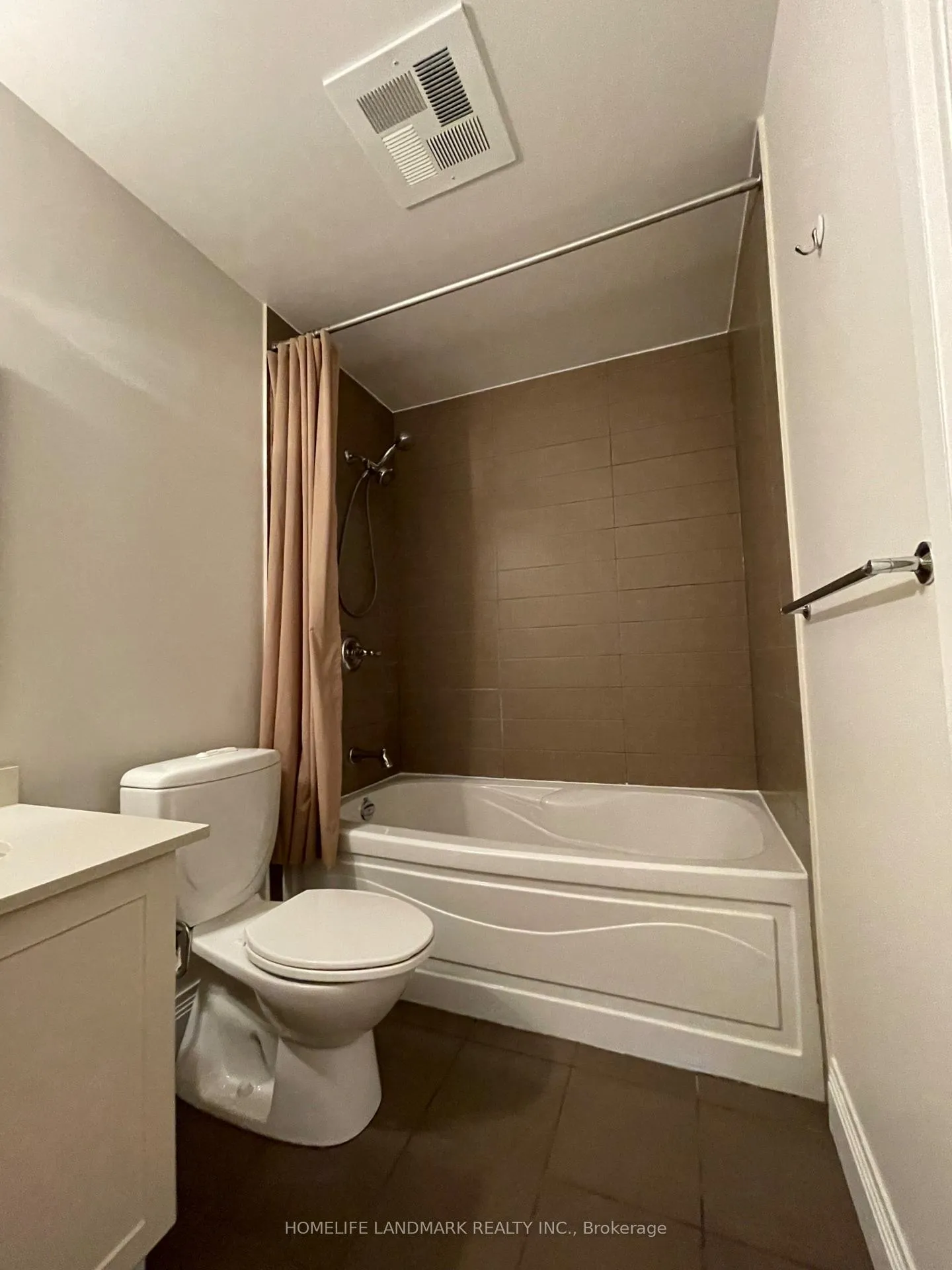Photo 10 of Unit 4211, 2191 Yonge Street, Toronto, Mount Pleasant West — HOMEH