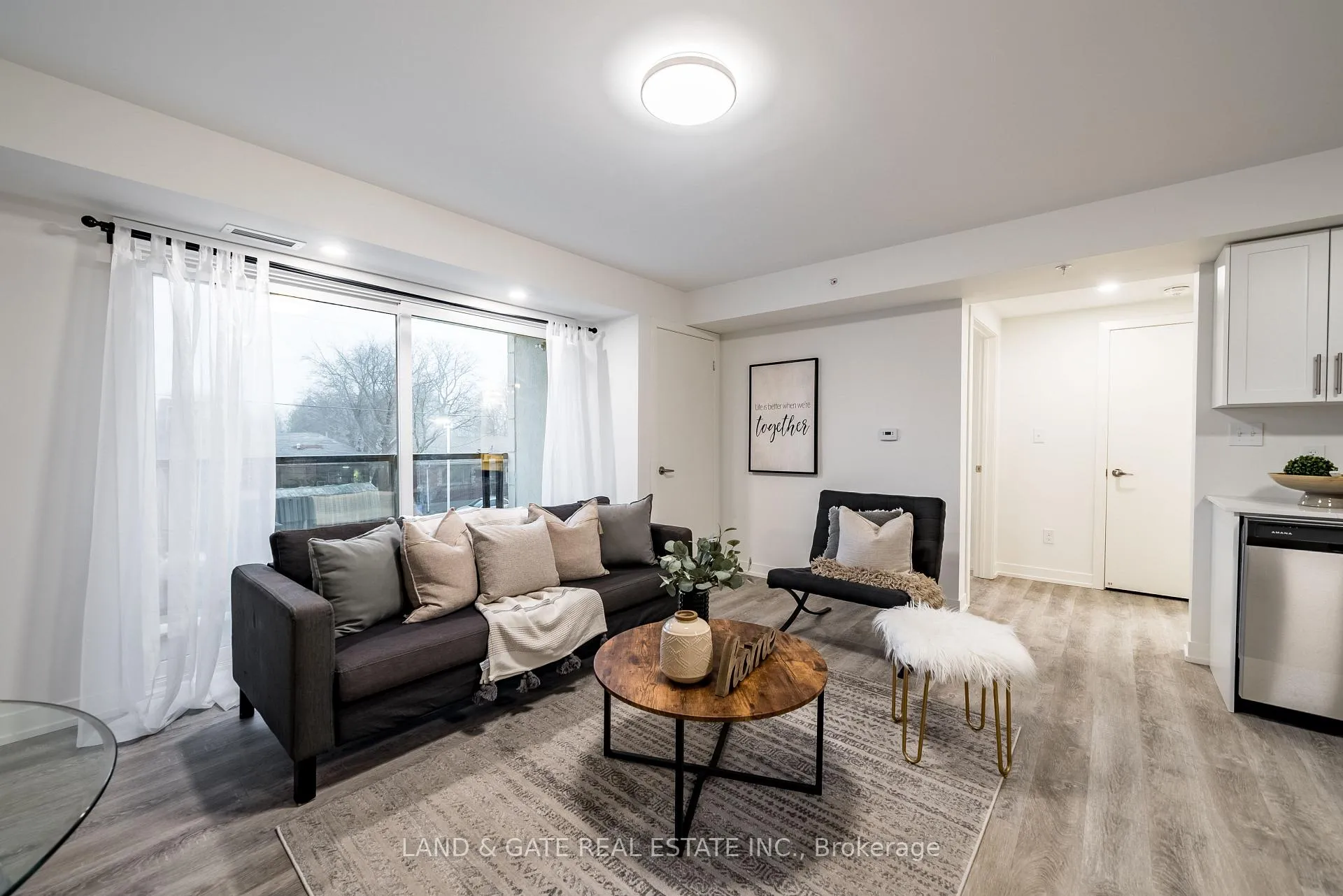 Photo 8 of Unit 509, 976 Simcoe Street N, Oshawa, Centennial — HOMEH