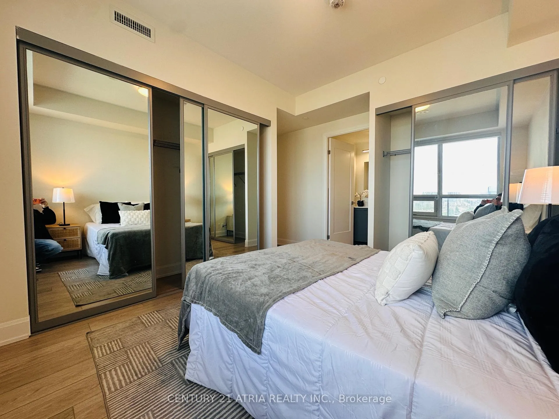 Photo 18 of Unit 1008, 18 Water Walk Drive, Markham, Unionville — HOMEH