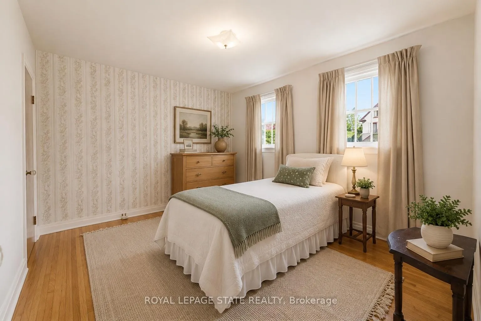 Photo 25 of 10 Oakley Court, Hamilton, Ancaster — HOMEH