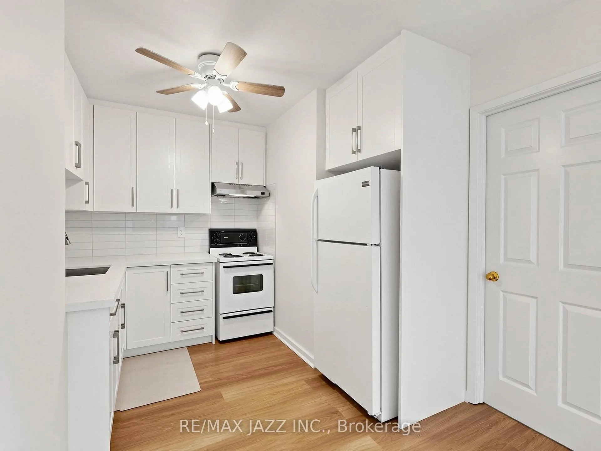 Photo 14 of Unit A, 6258 Main Street, Whitchurch-Stouffville, Stouffville — HOMEH