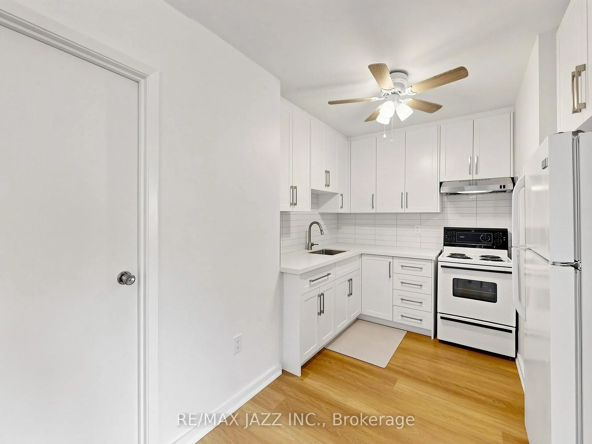Photo 16 of Unit A, 6258 Main Street, Whitchurch-Stouffville, Stouffville — HOMEH