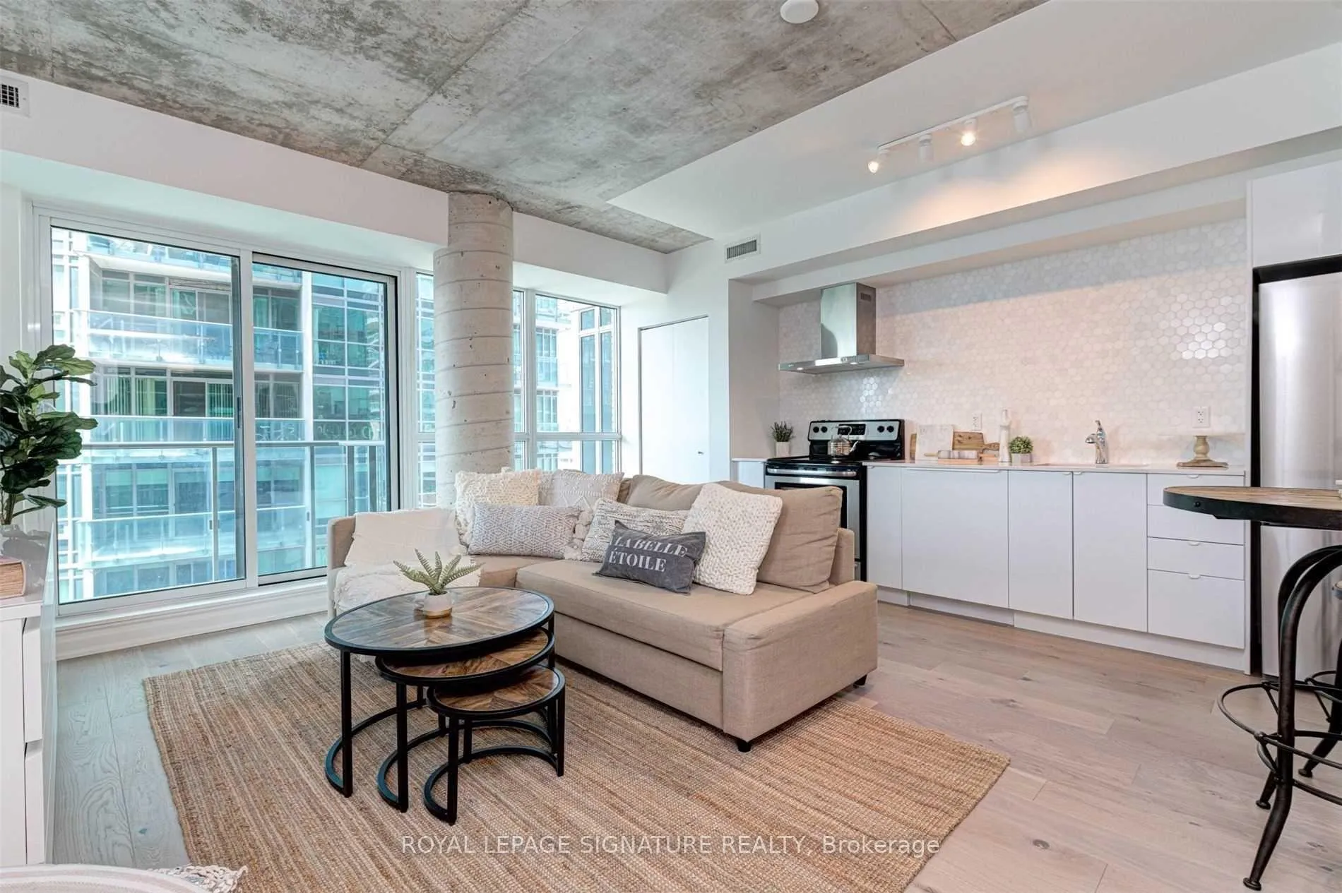 Photo 1 of Unit 1010, 69 Lynn Williams Street, Toronto, Niagara — HOMEH