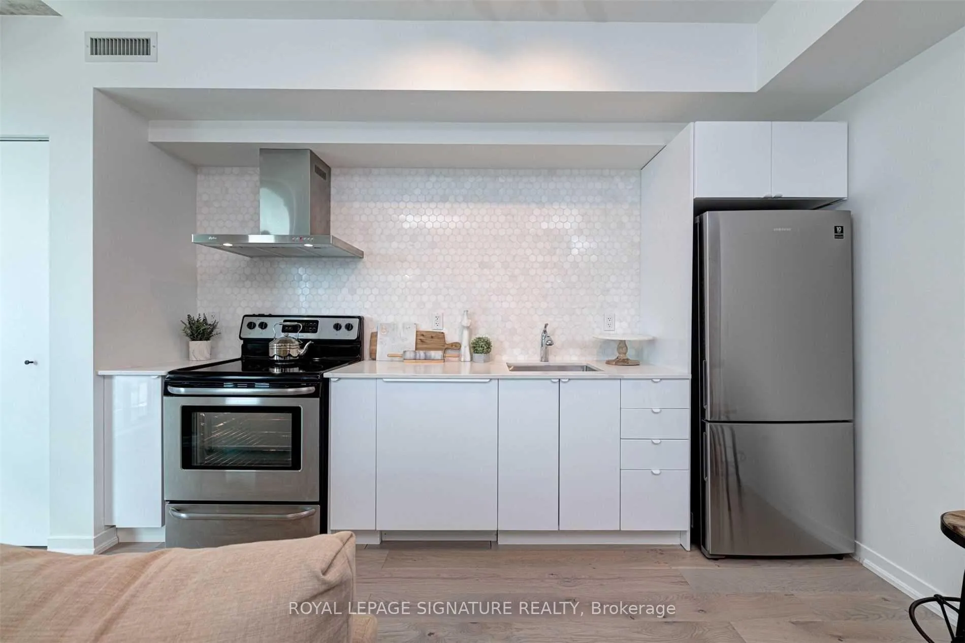 Photo 4 of Unit 1010, 69 Lynn Williams Street, Toronto, Niagara — HOMEH