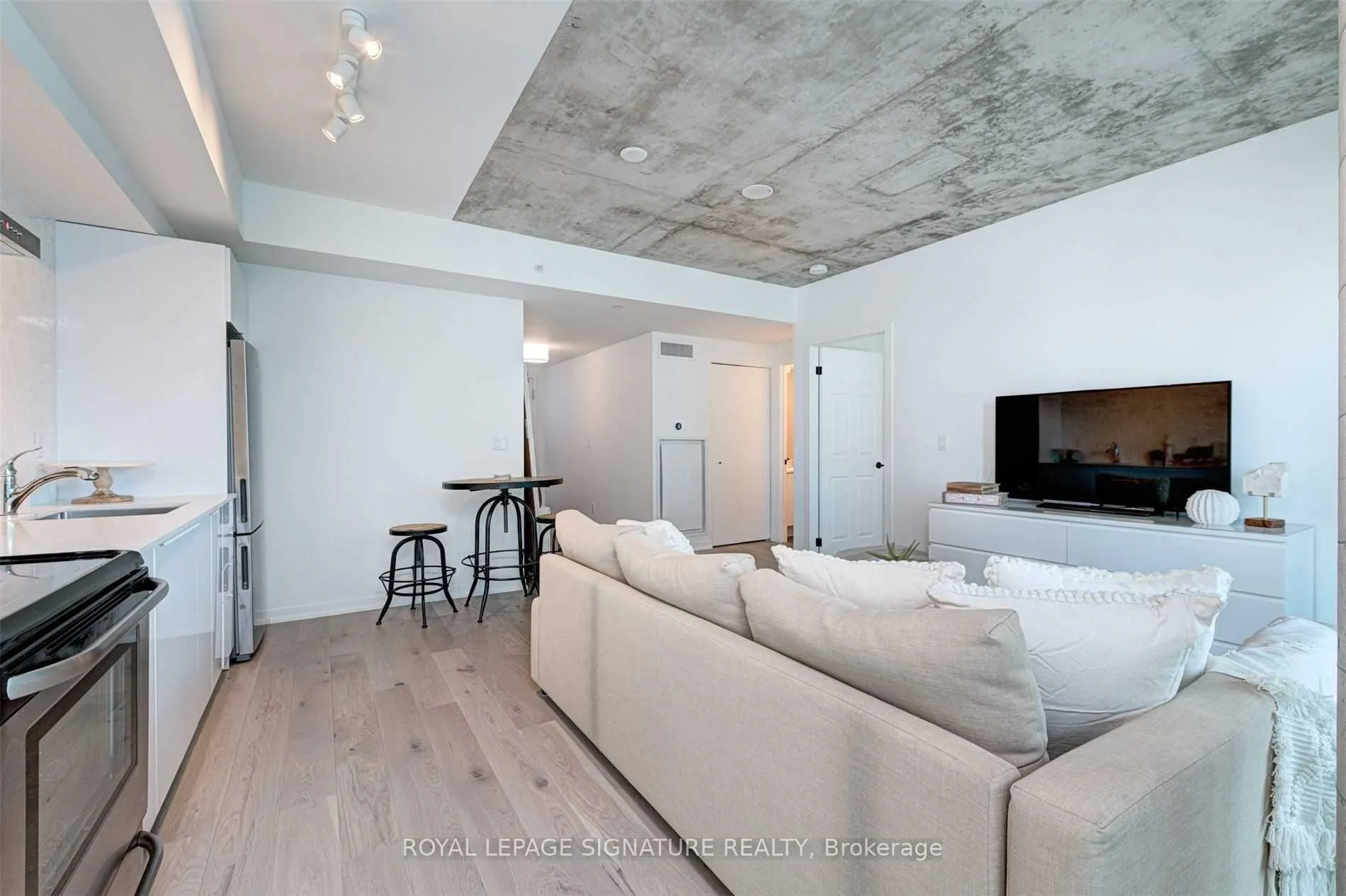 Photo 8 of Unit 1010, 69 Lynn Williams Street, Toronto, Niagara — HOMEH