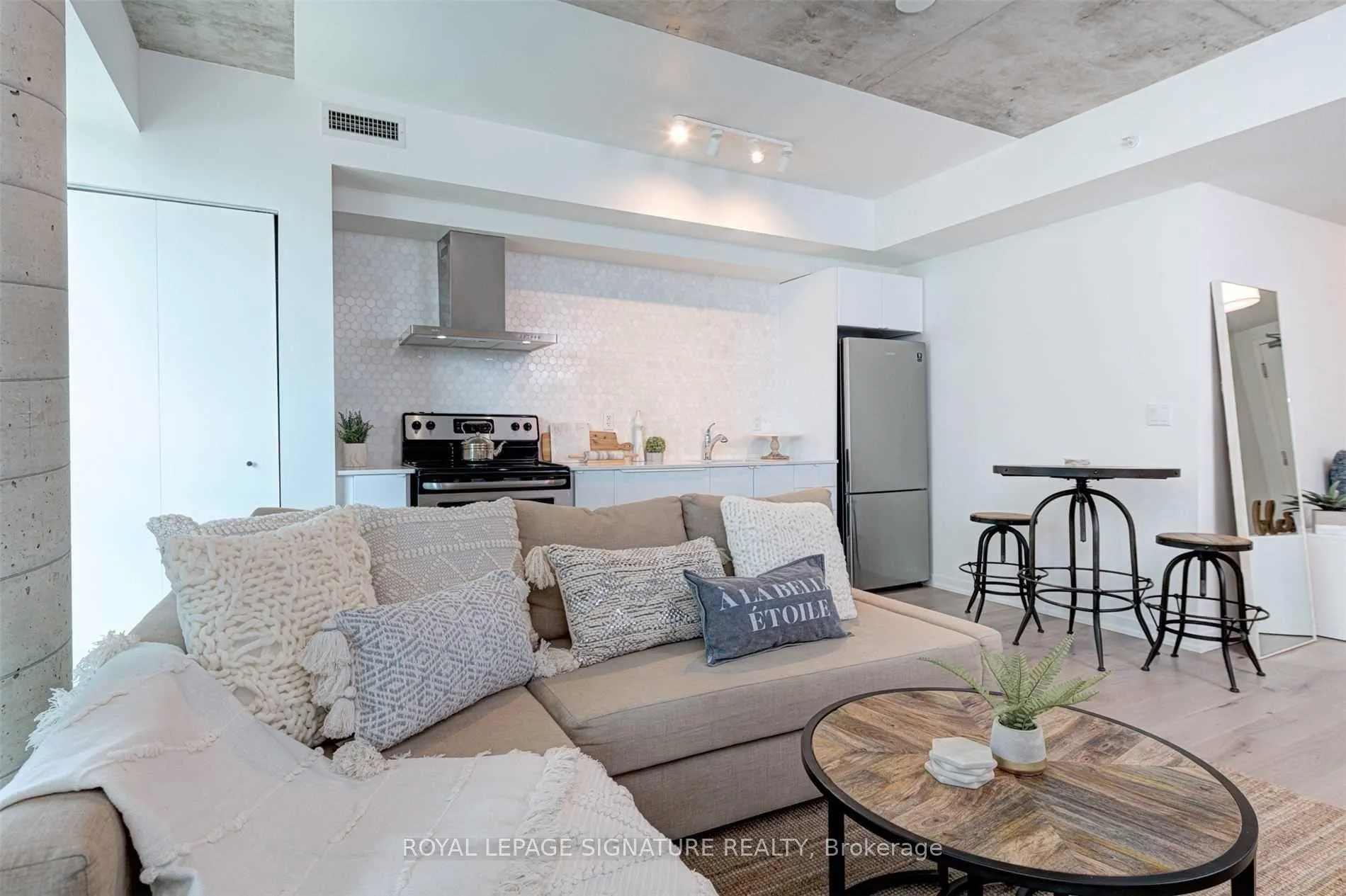 Photo 9 of Unit 1010, 69 Lynn Williams Street, Toronto, Niagara — HOMEH