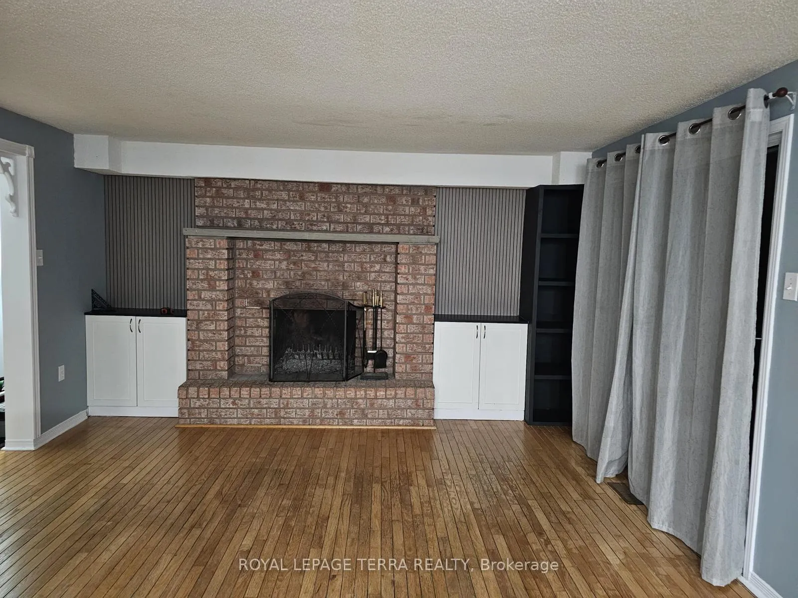 Photo 5 of 23 Ferguson Drive, Barrie, Northwest — HOMEH