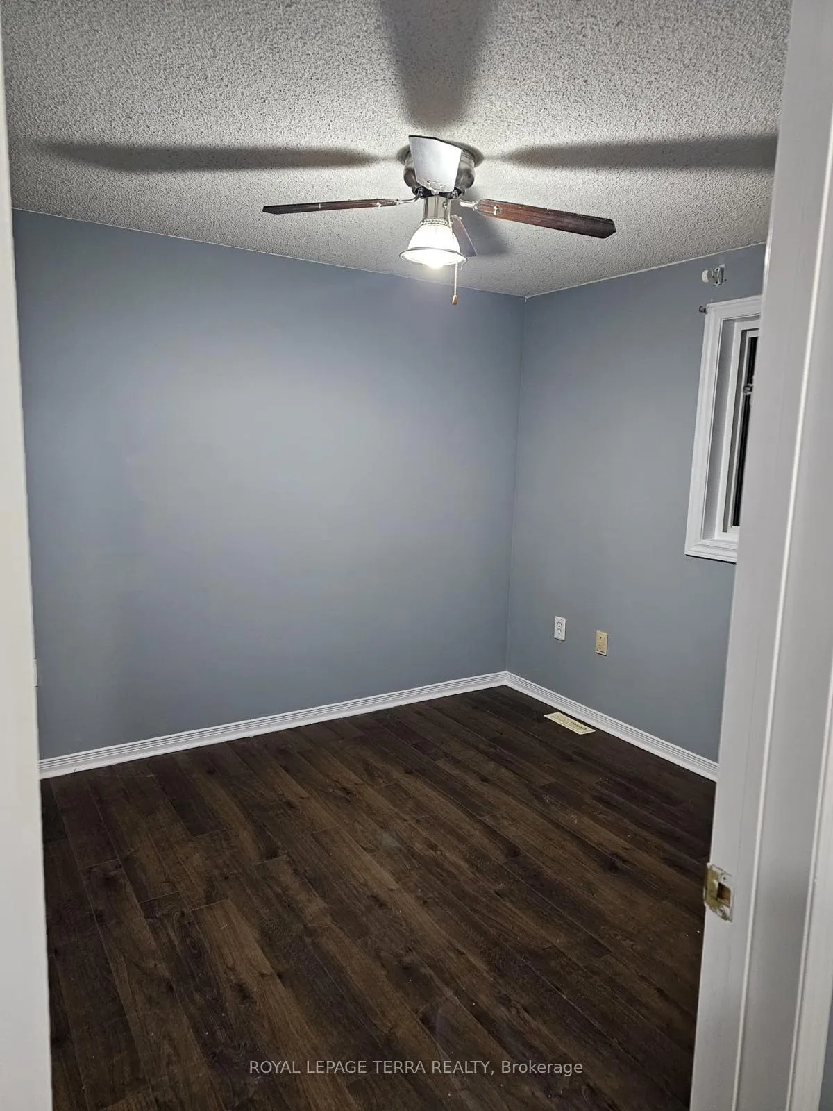 Photo 9 of 23 Ferguson Drive, Barrie, Northwest — HOMEH