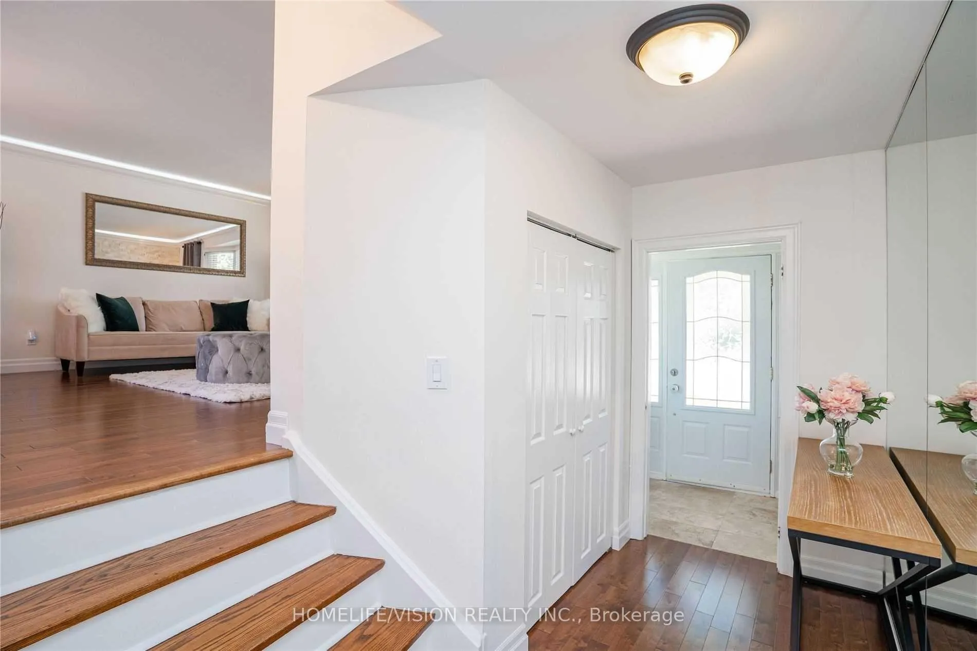 Photo 5 of 16 Palgrave Crescent, Brampton, Brampton East — HOMEH