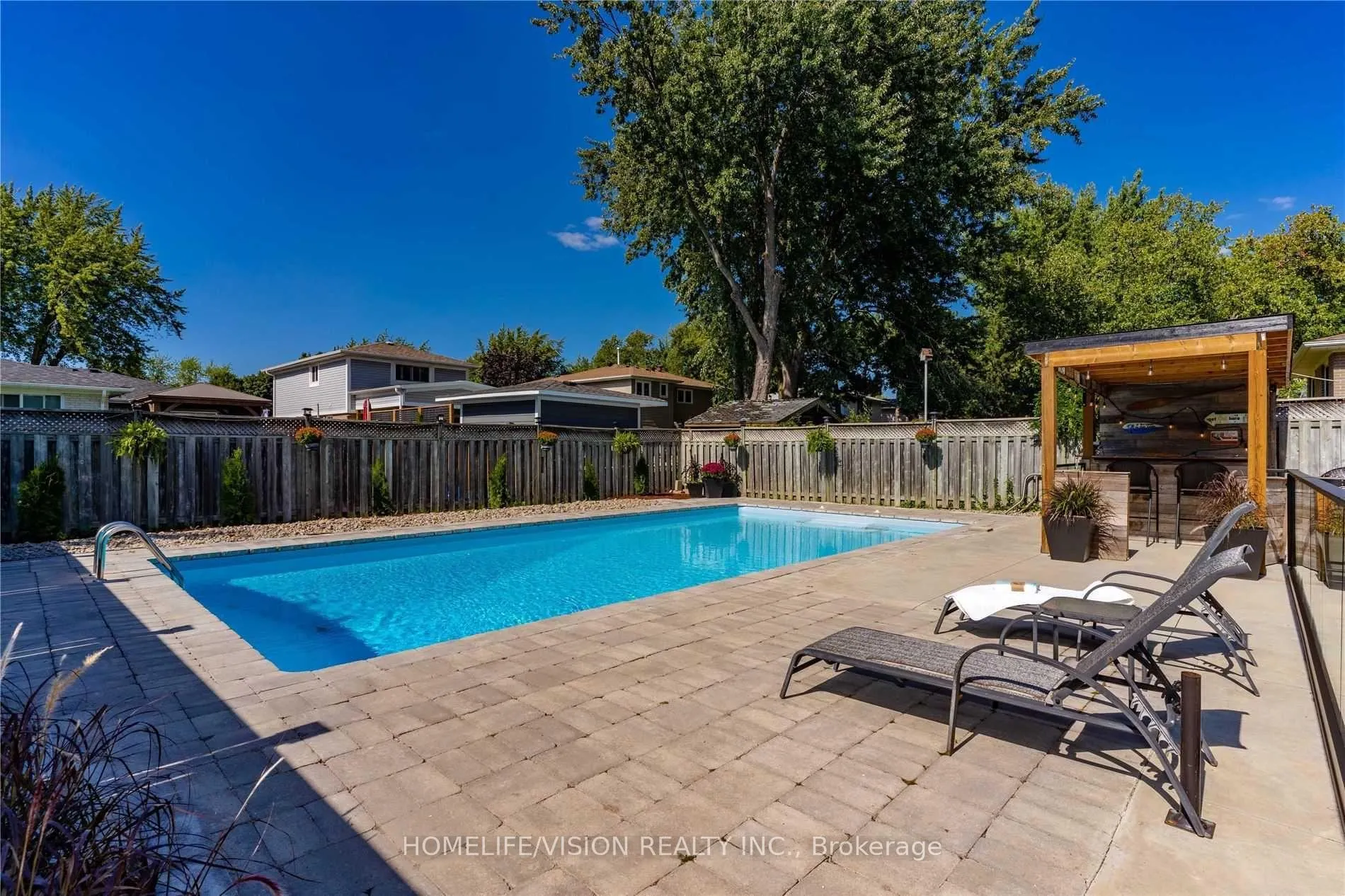 Photo 34 of 16 Palgrave Crescent, Brampton, Brampton East — HOMEH