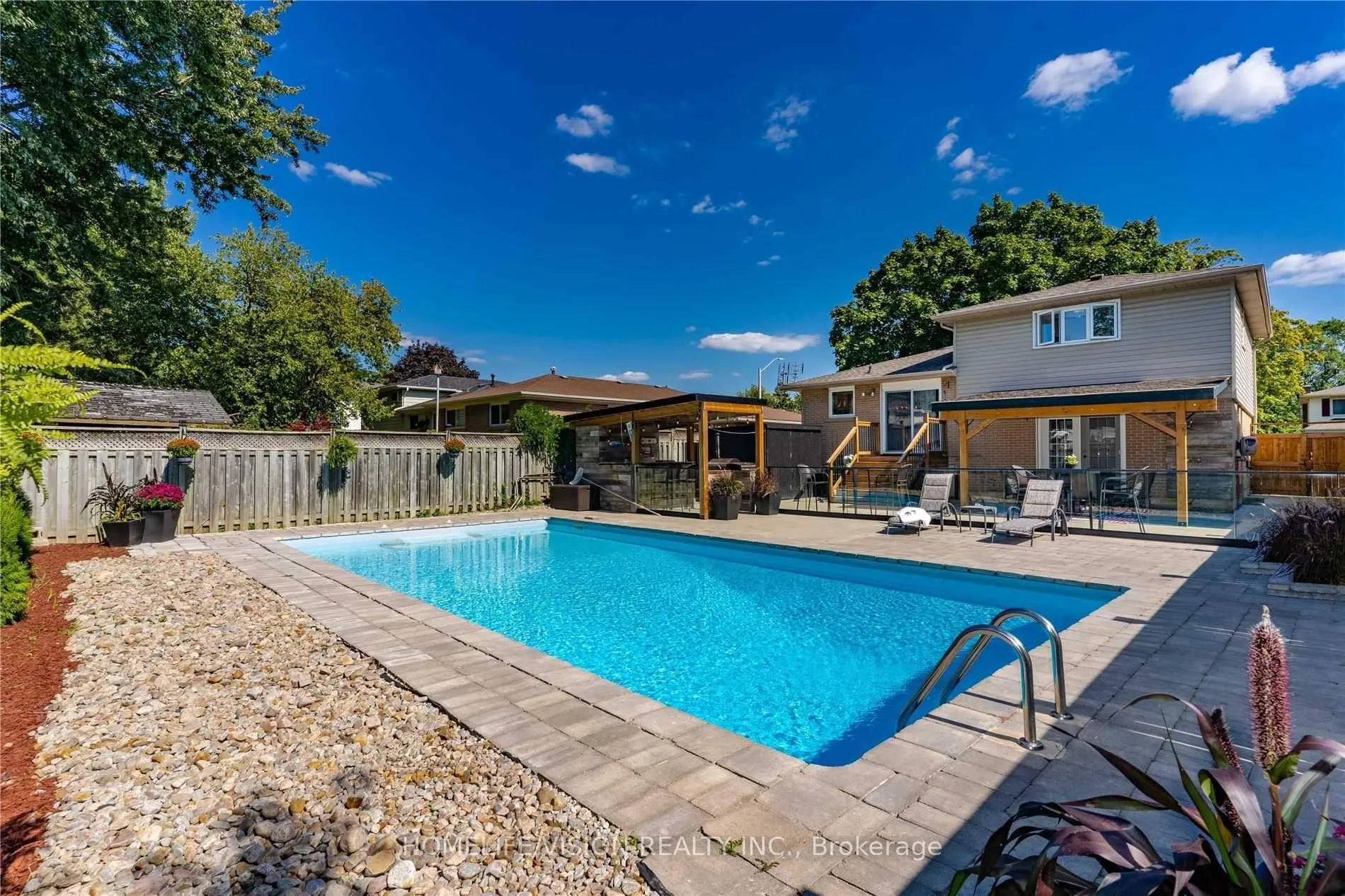 Photo 35 of 16 Palgrave Crescent, Brampton, Brampton East — HOMEH