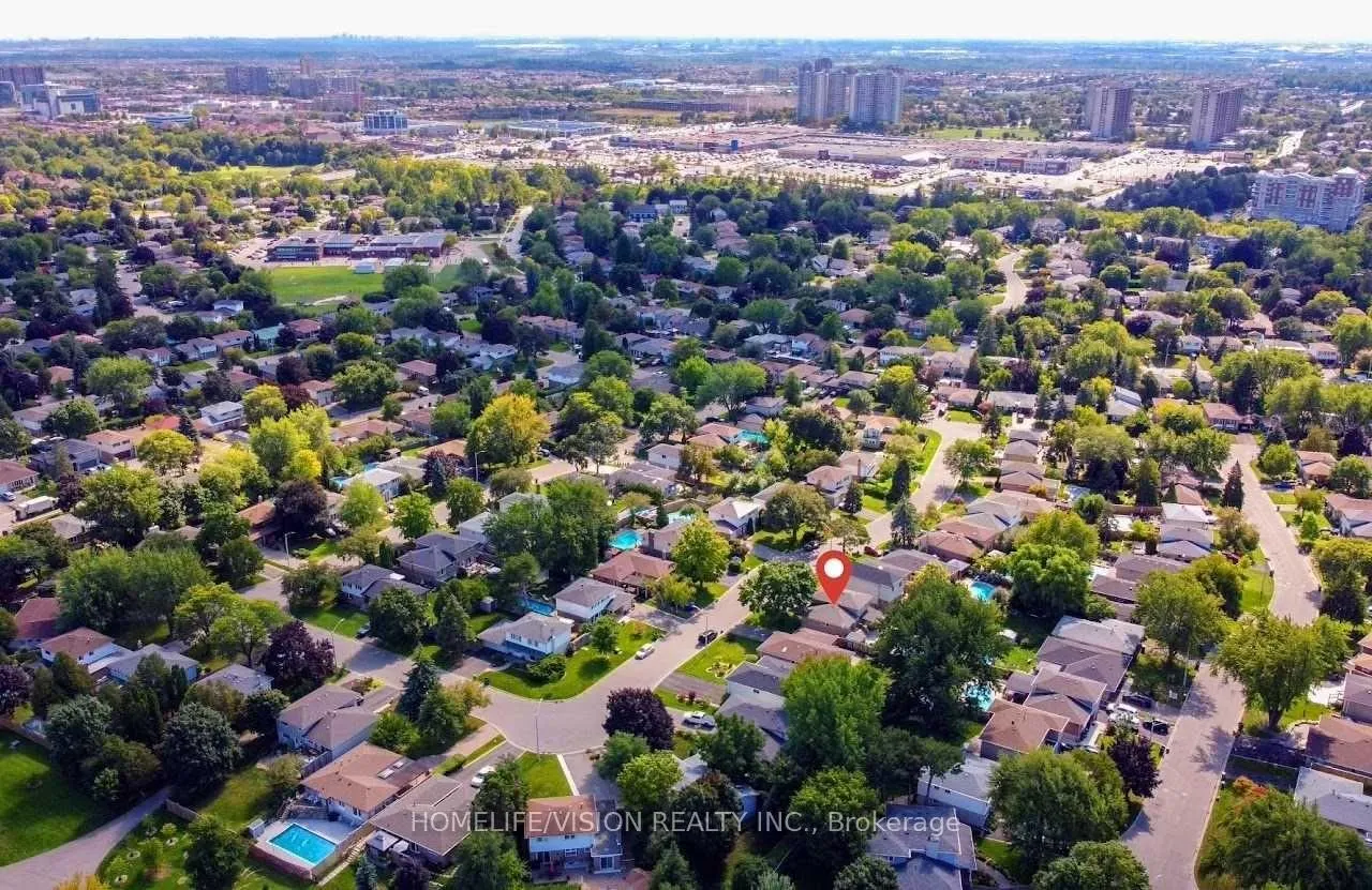 Photo 36 of 16 Palgrave Crescent, Brampton, Brampton East — HOMEH