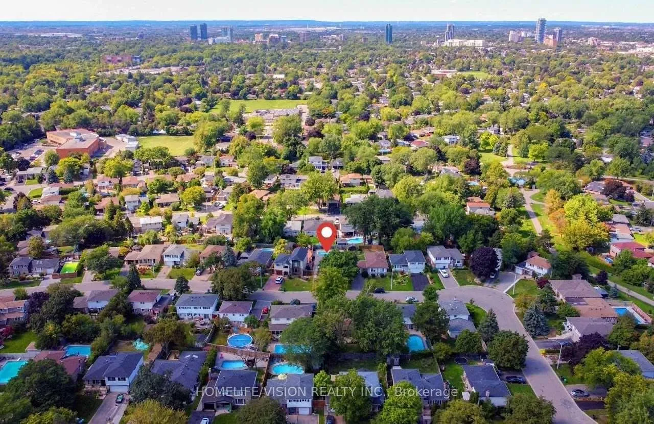 Photo 37 of 16 Palgrave Crescent, Brampton, Brampton East — HOMEH