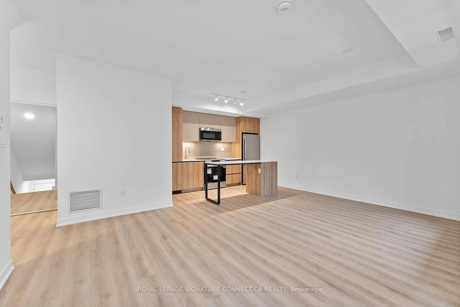 Photo 8 of Unit TH206, 30 All Nations Drive, Brampton, Northwest Brampton — HOMEH