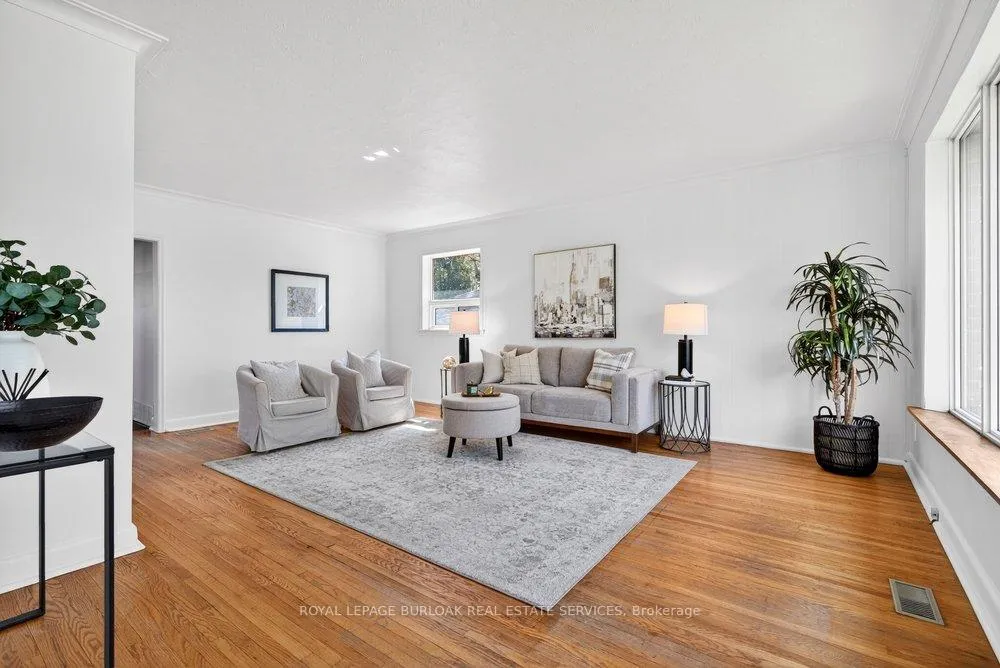 Photo 3 of 669 Drury Lane, Burlington, Brant — HOMEH