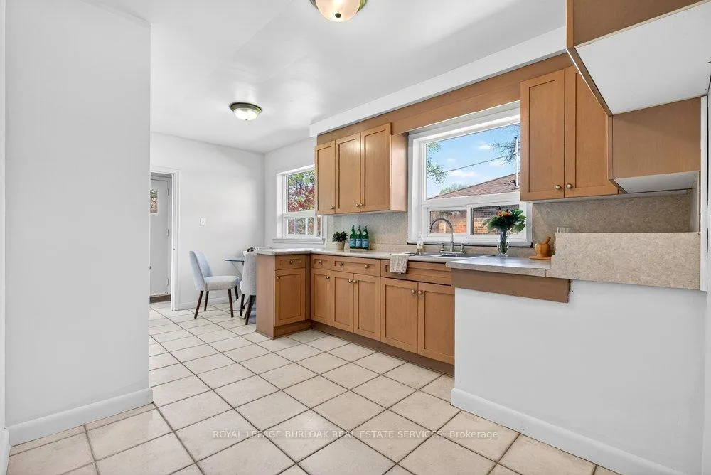 Photo 7 of 669 Drury Lane, Burlington, Brant — HOMEH