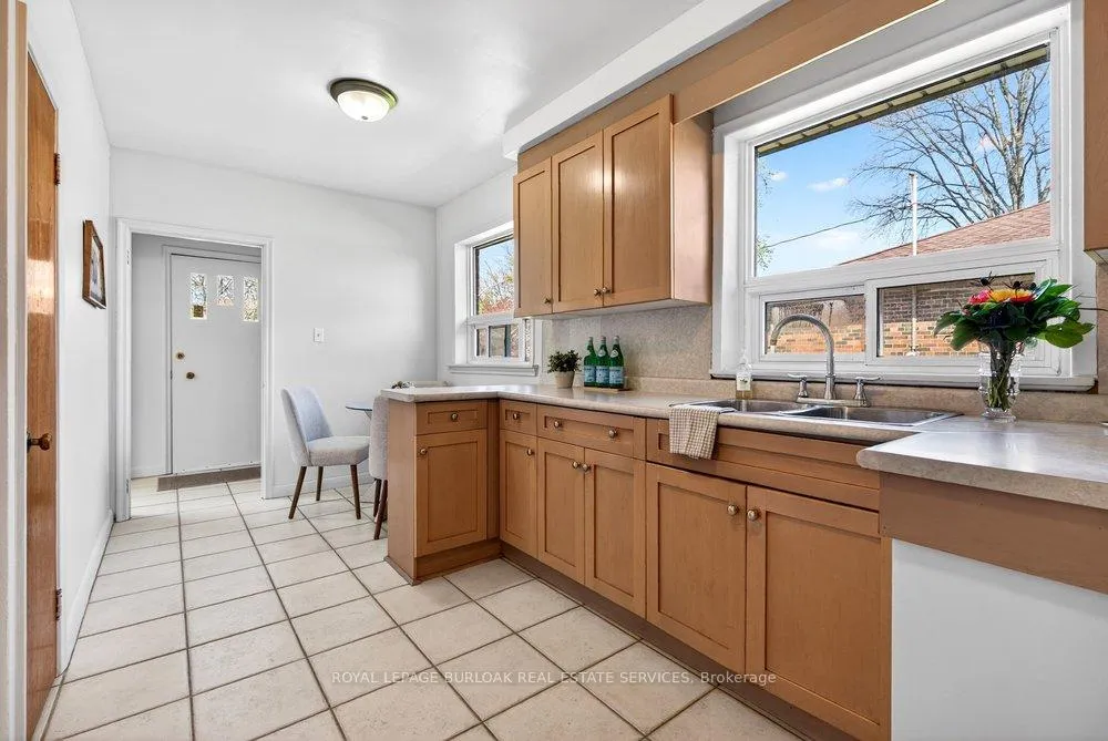 Photo 8 of 669 Drury Lane, Burlington, Brant — HOMEH