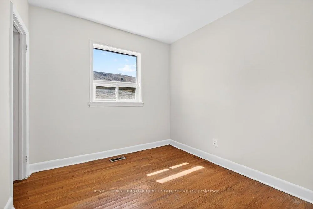 Photo 15 of 669 Drury Lane, Burlington, Brant — HOMEH