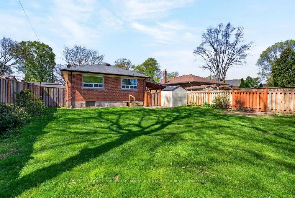 Photo 20 of 669 Drury Lane, Burlington, Brant — HOMEH