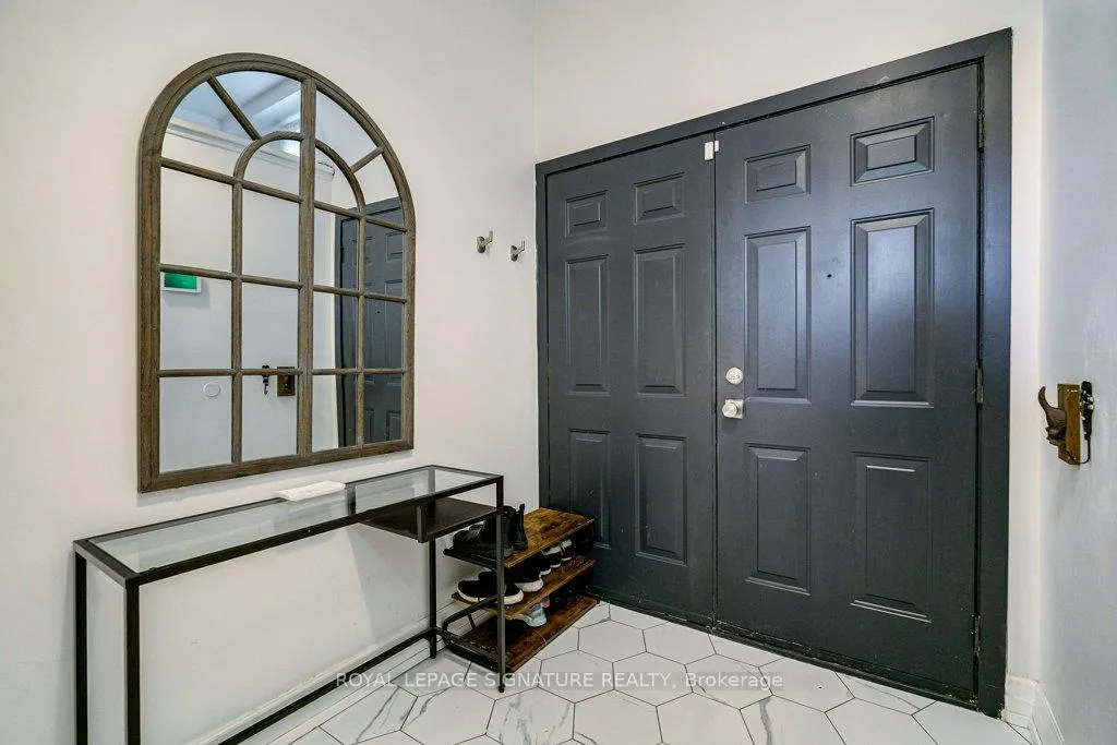 Photo 2 of 1836 John Street, Markham, Bayview Fairway-Bayview Country Club Estates — HOMEH