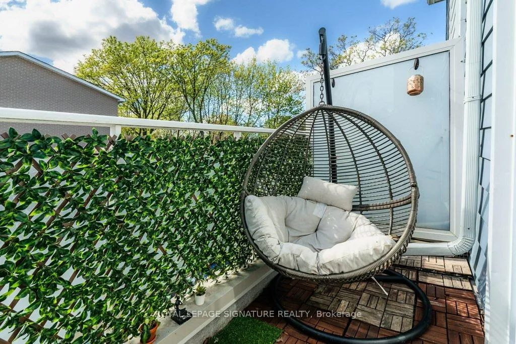 Photo 6 of 1836 John Street, Markham, Bayview Fairway-Bayview Country Club Estates — HOMEH