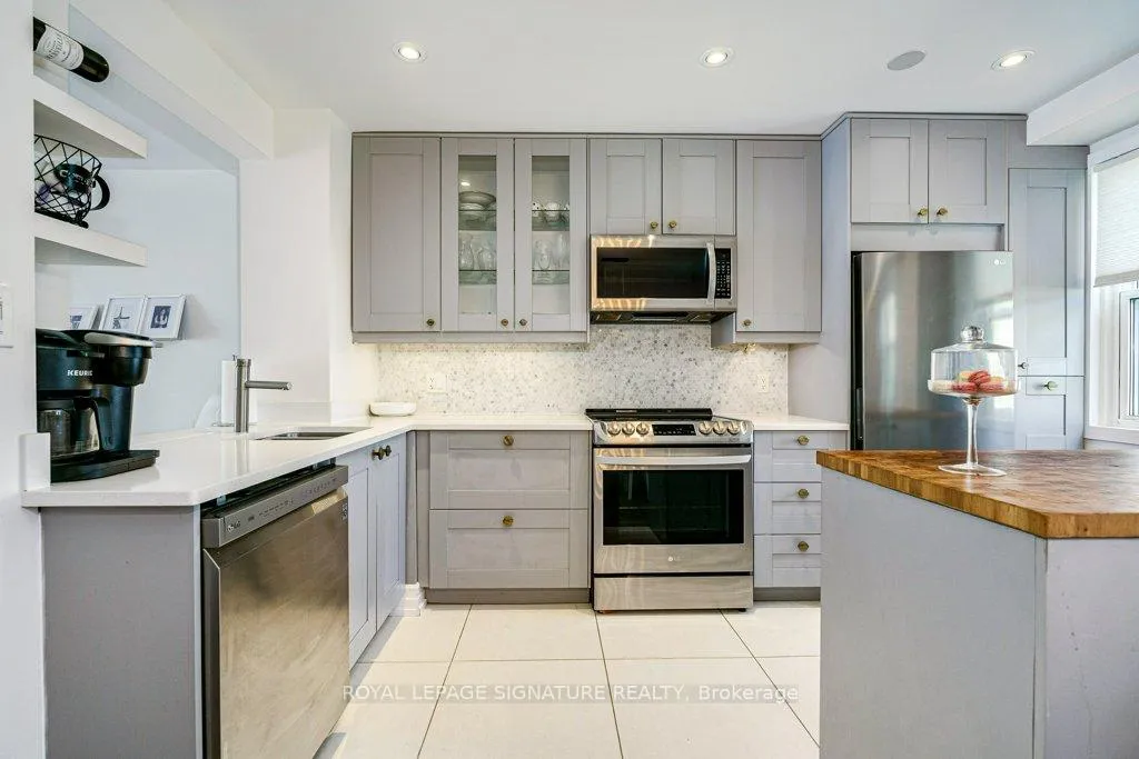 Photo 9 of 1836 John Street, Markham, Bayview Fairway-Bayview Country Club Estates — HOMEH