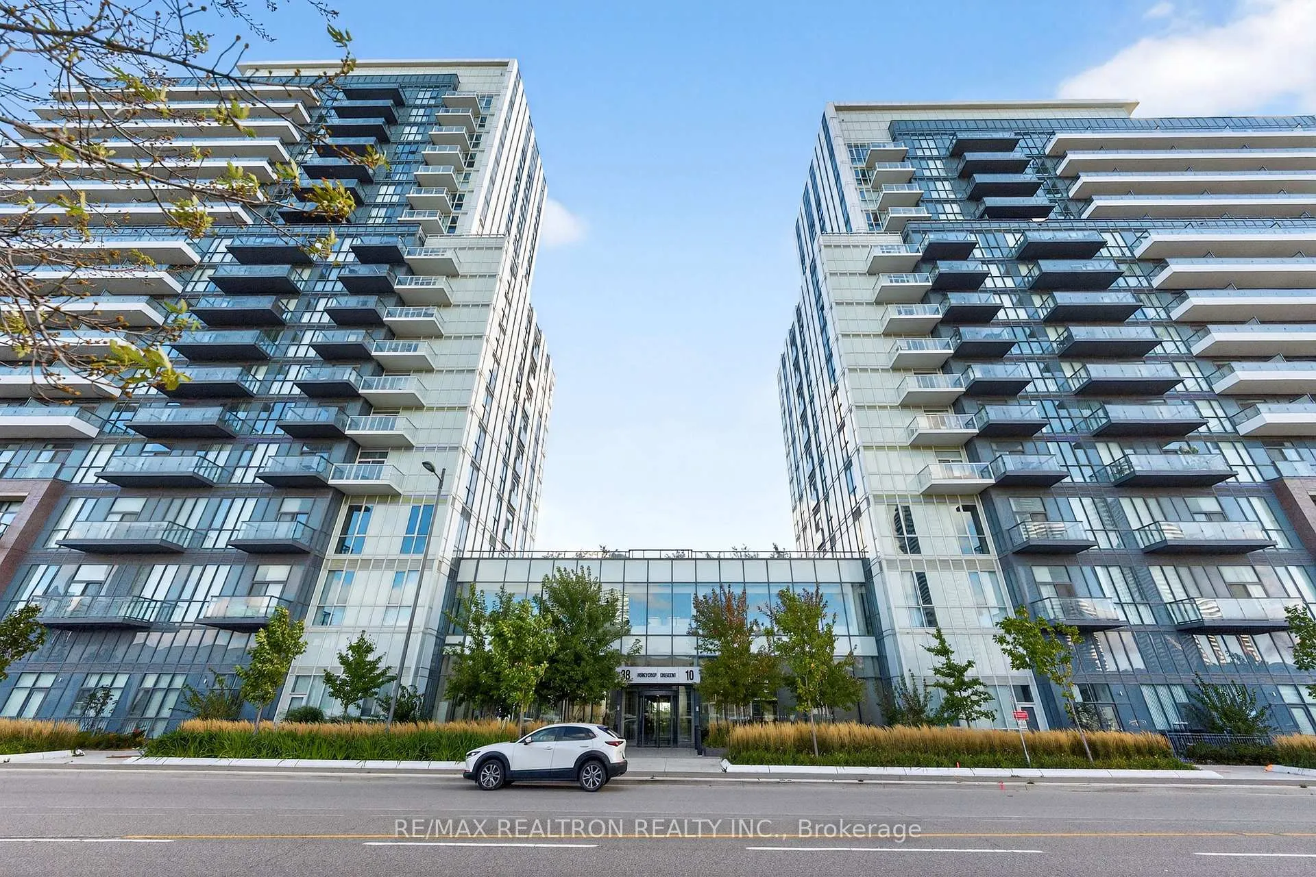 Photo 2 of Unit 717, 10 Honeycrisp Crescent, Vaughan, Vaughan Corporate Centre — HOMEH