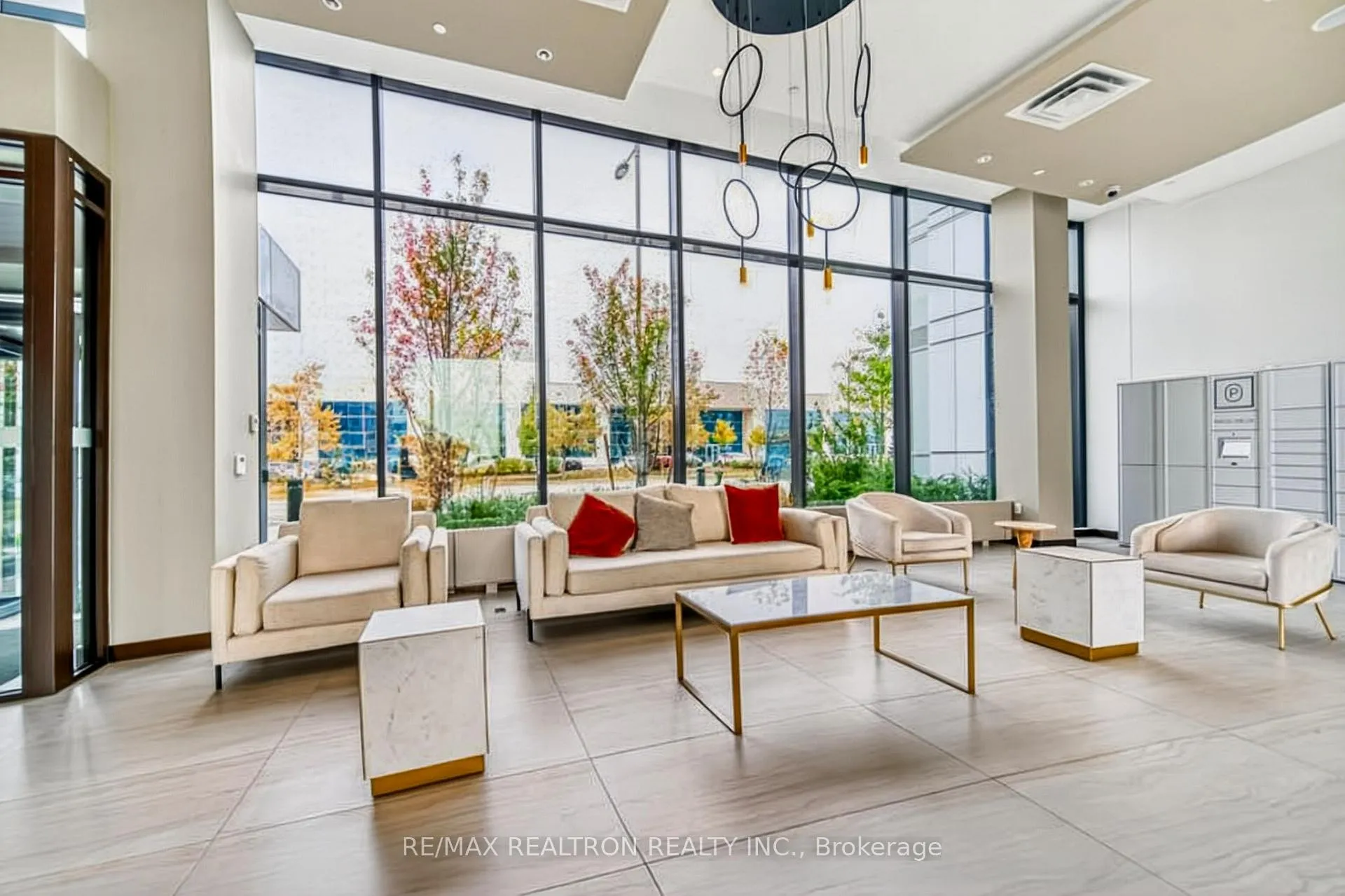 Photo 4 of Unit 717, 10 Honeycrisp Crescent, Vaughan, Vaughan Corporate Centre — HOMEH