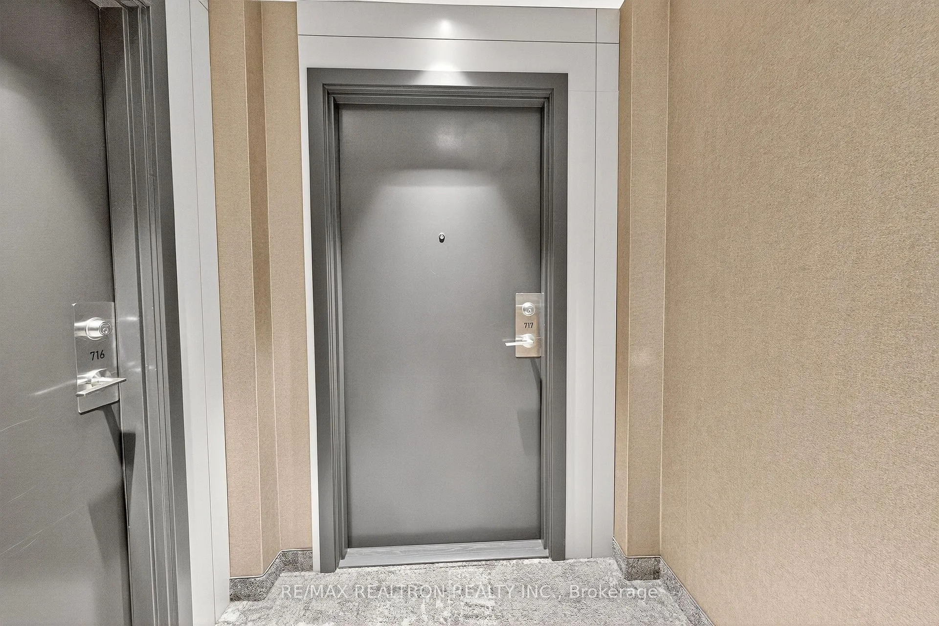 Photo 6 of Unit 717, 10 Honeycrisp Crescent, Vaughan, Vaughan Corporate Centre — HOMEH