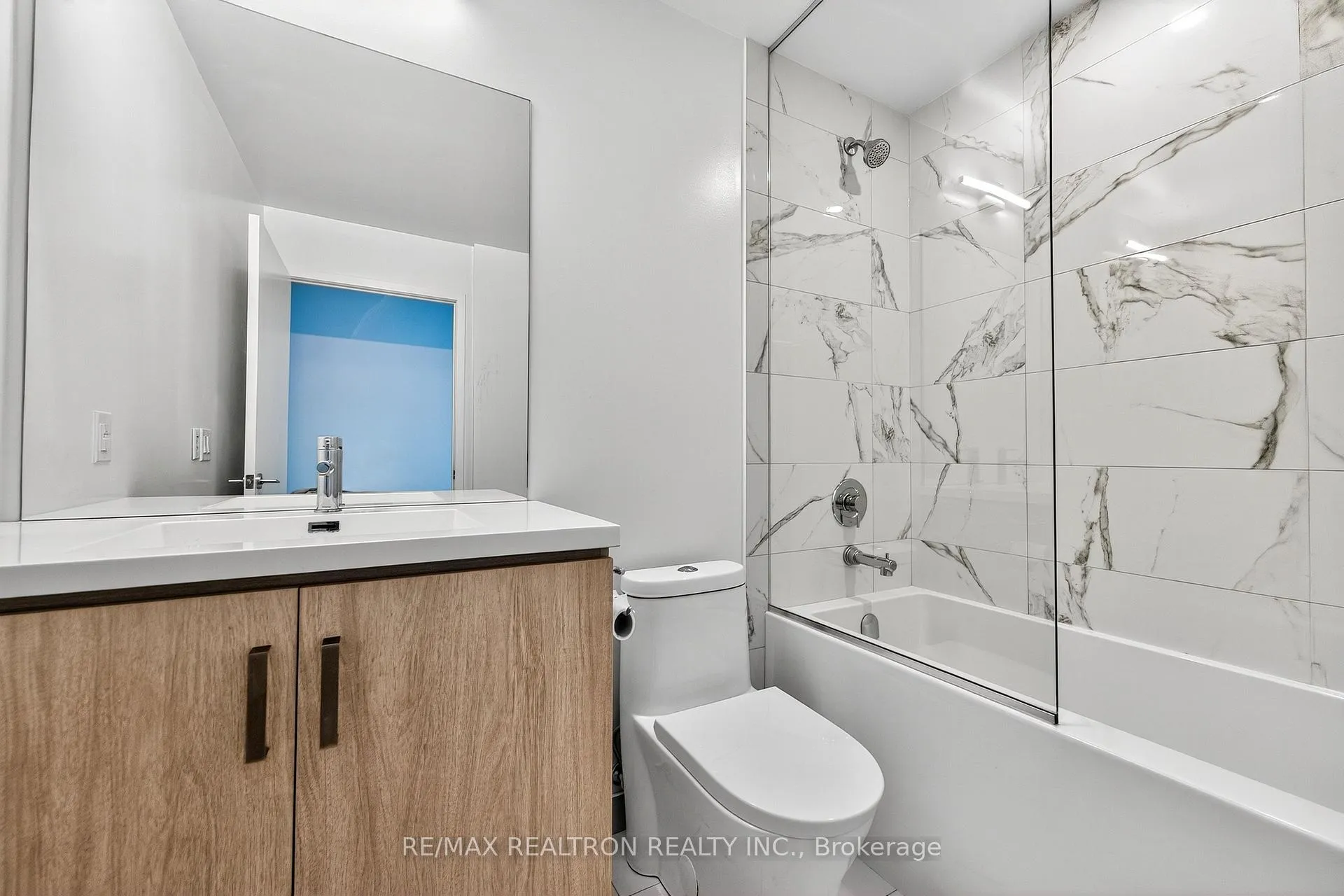 Photo 19 of Unit 717, 10 Honeycrisp Crescent, Vaughan, Vaughan Corporate Centre — HOMEH