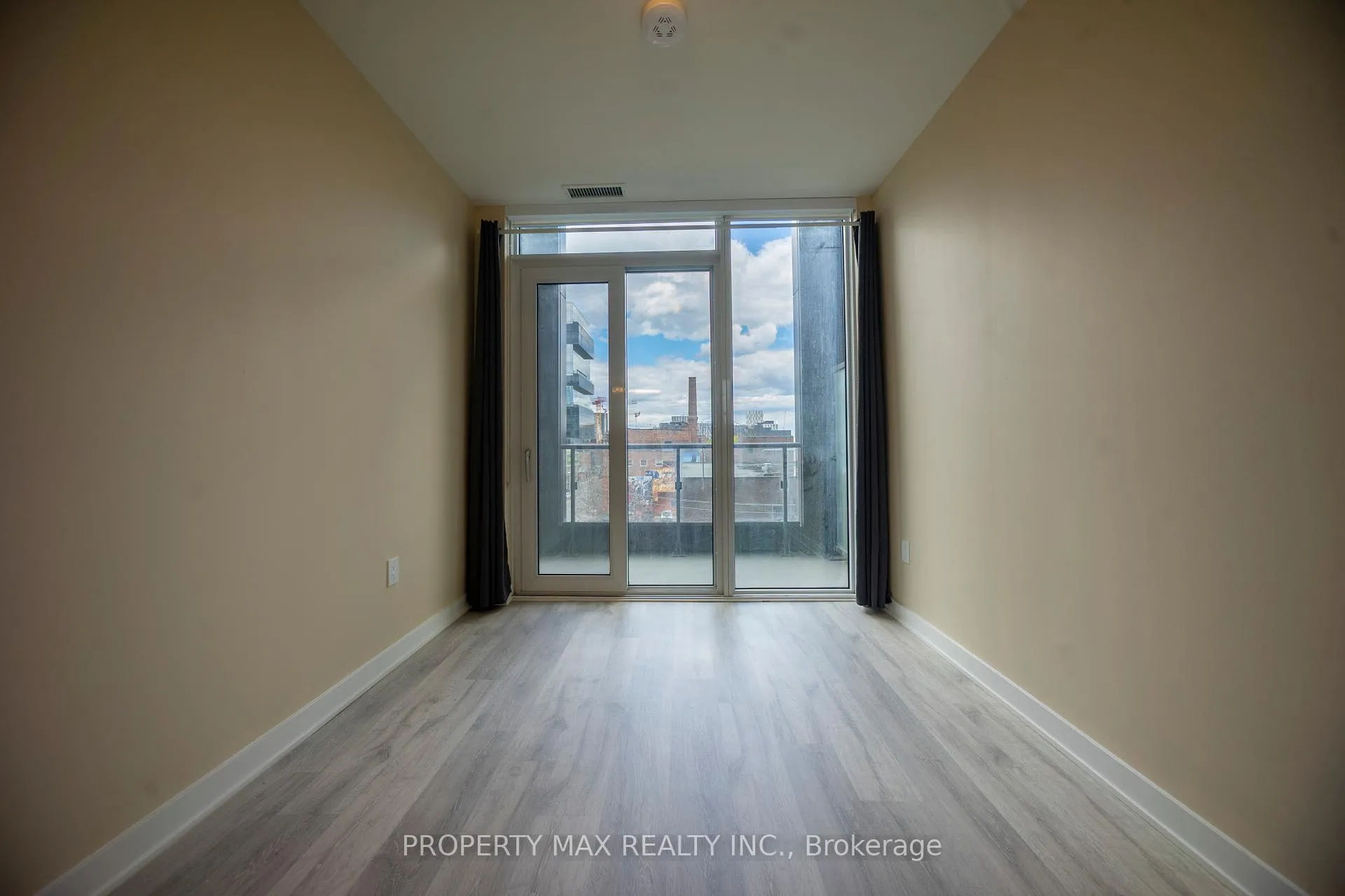 Photo 14 of Unit 403, 70 Princess Street, Toronto, Waterfront Communities — HOMEH
