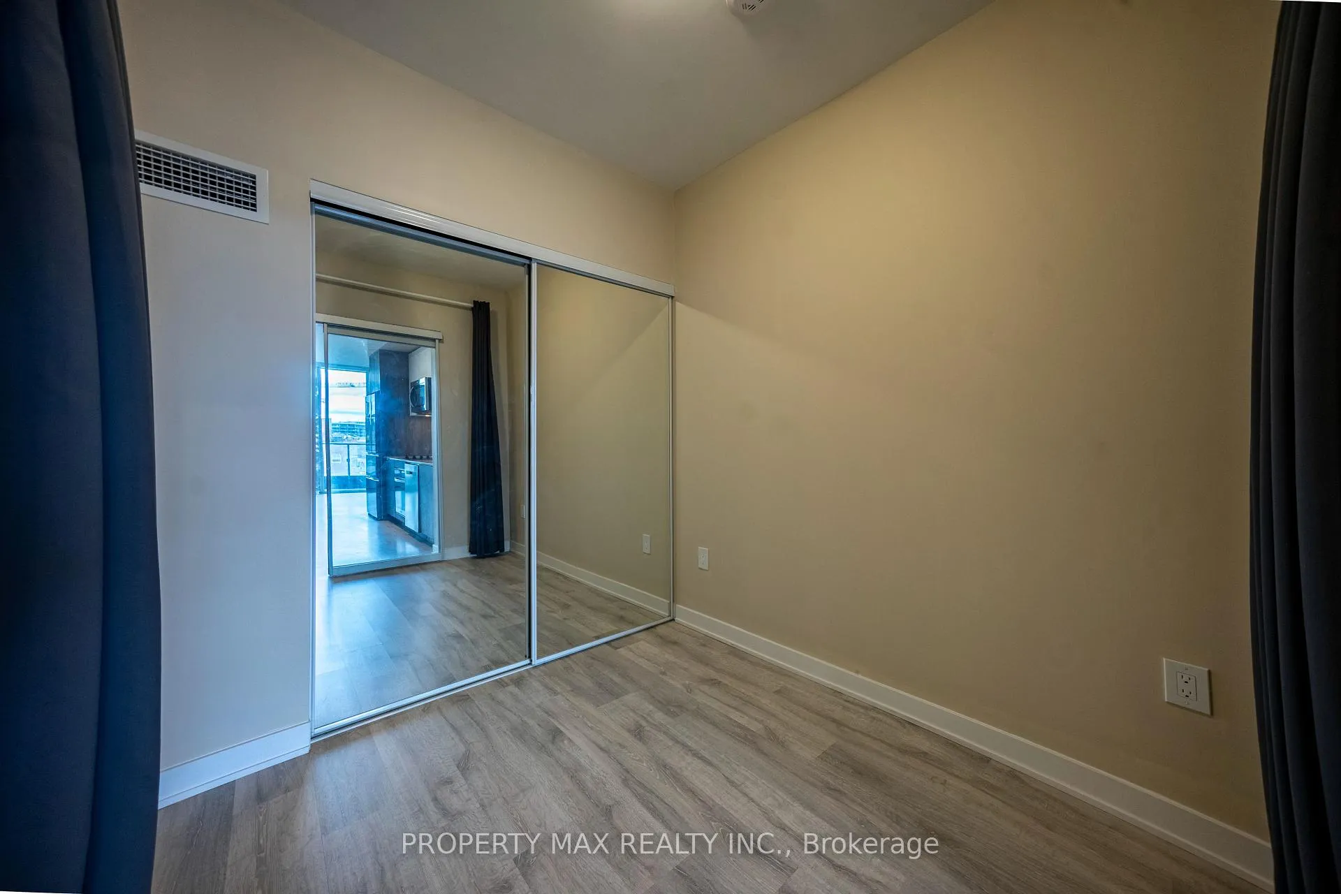 Photo 23 of Unit 403, 70 Princess Street, Toronto, Waterfront Communities — HOMEH
