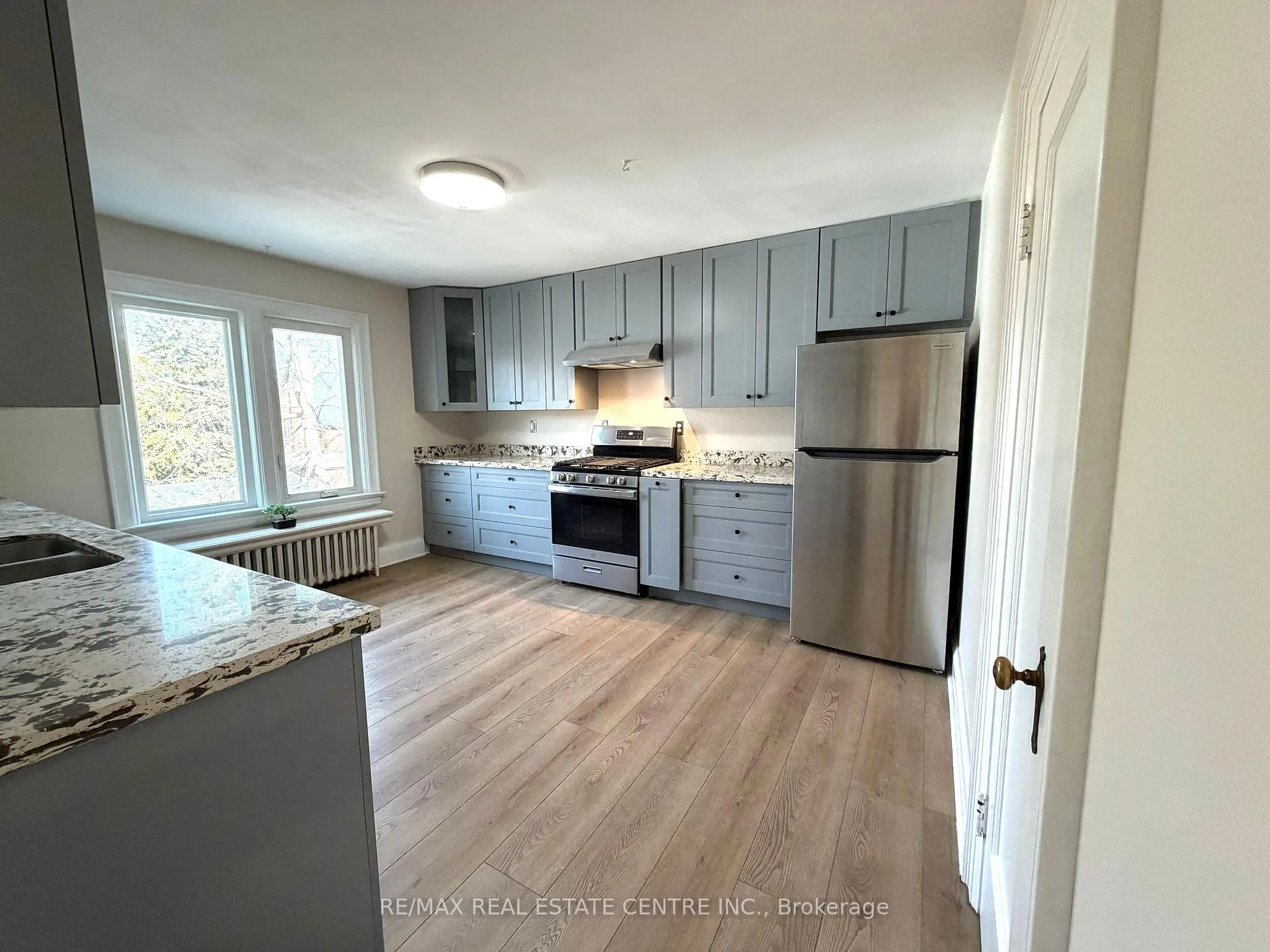 Photo 5 of 218 Weber Street E, Kitchener — HOMEH